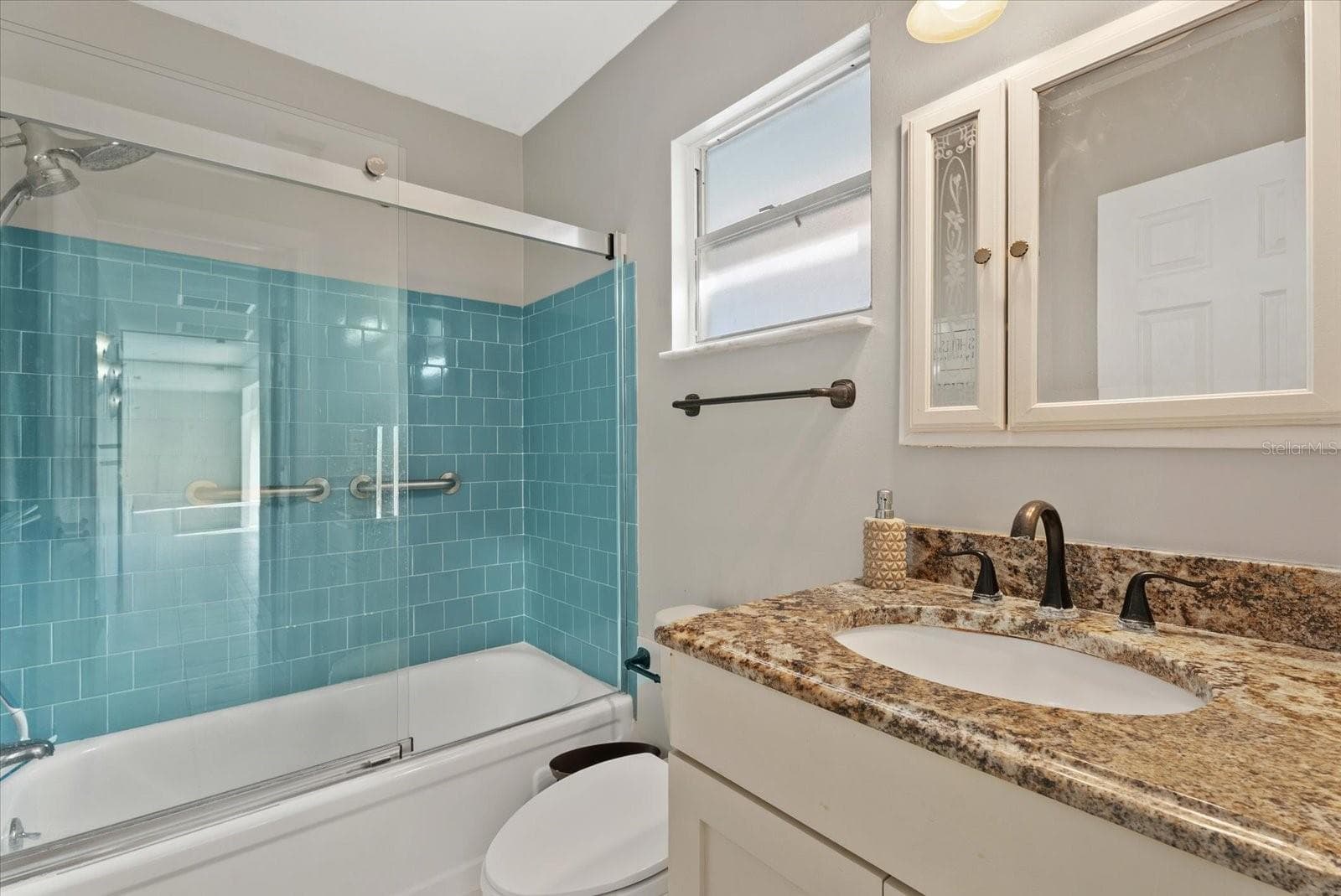 Main Bathroom - 2320 AQUABLUFF PL #V274, SARASOTA