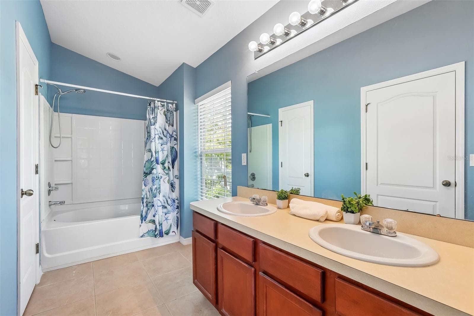 Townhouse at 7703 RED MILL CIR, NEW PORT RICHEY, photo 37 of 50