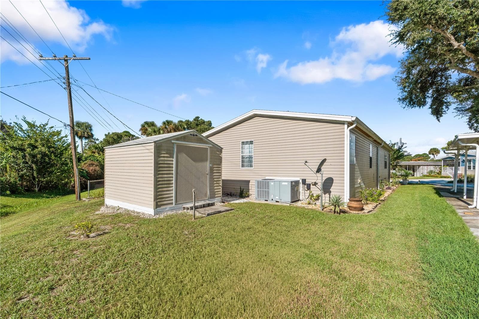 Manufactured Home at 120 ASH ST, EDGEWATER, photo 7 of 53