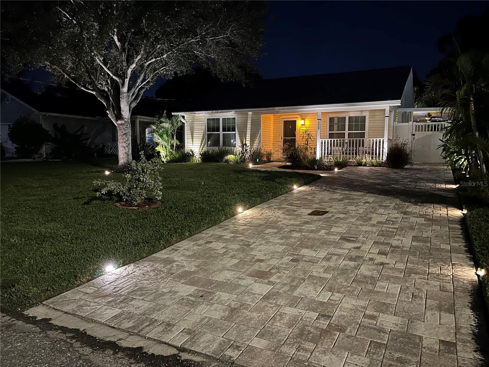Single Family Residence at 208 N NEW JERSEY AVE, TAMPA, photo 3 of 26