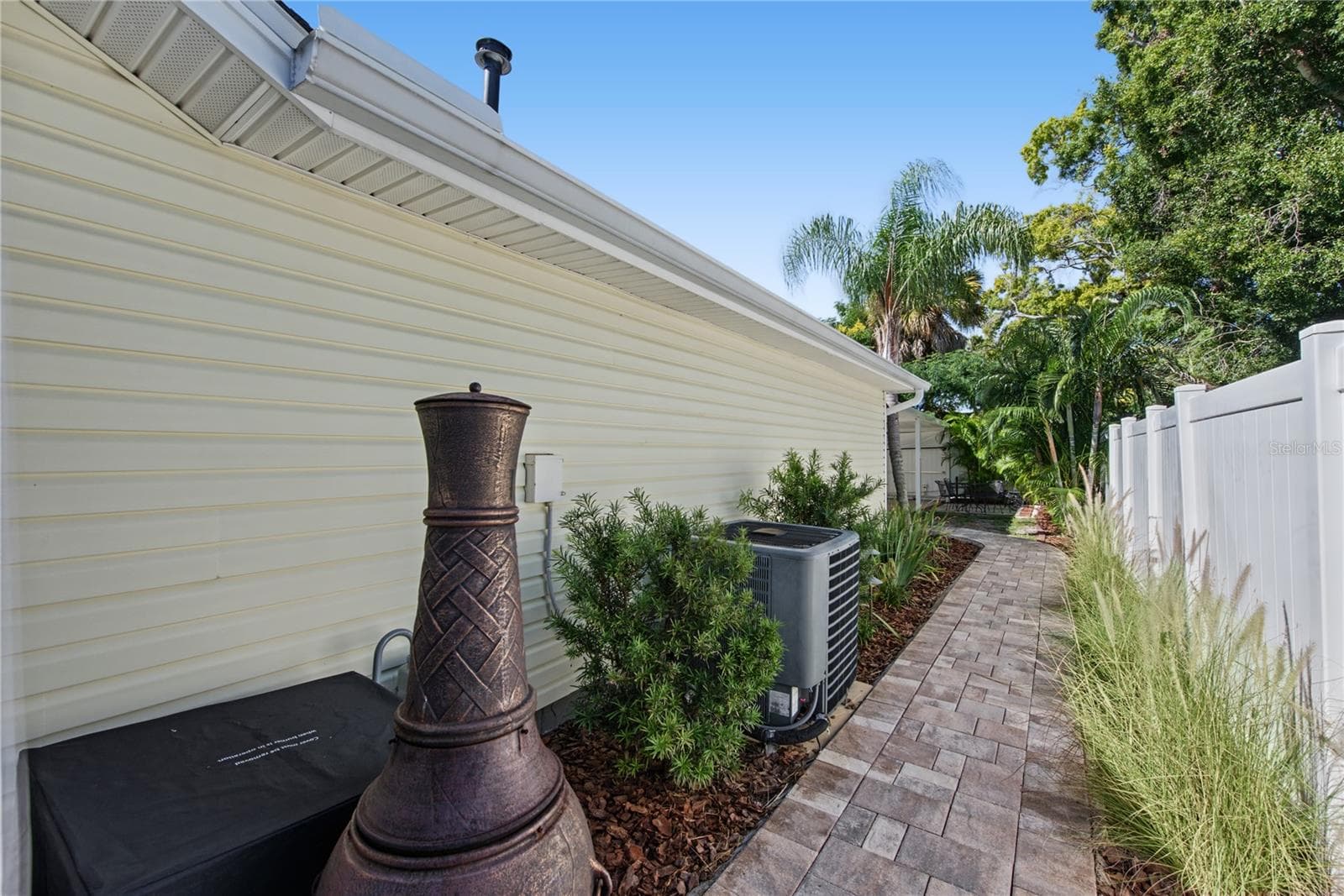 Single Family Residence at 208 N NEW JERSEY AVE, TAMPA, photo 18 of 26
