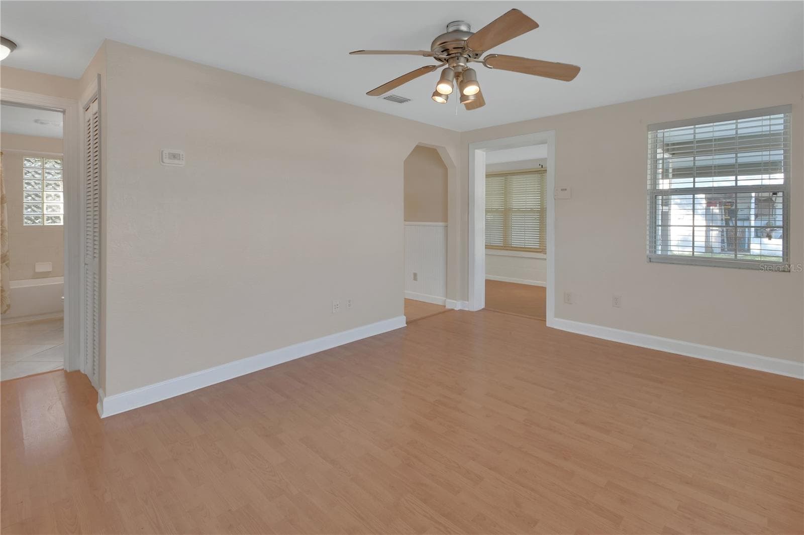 Living room - 147 LUCERNE DR, DEBARY