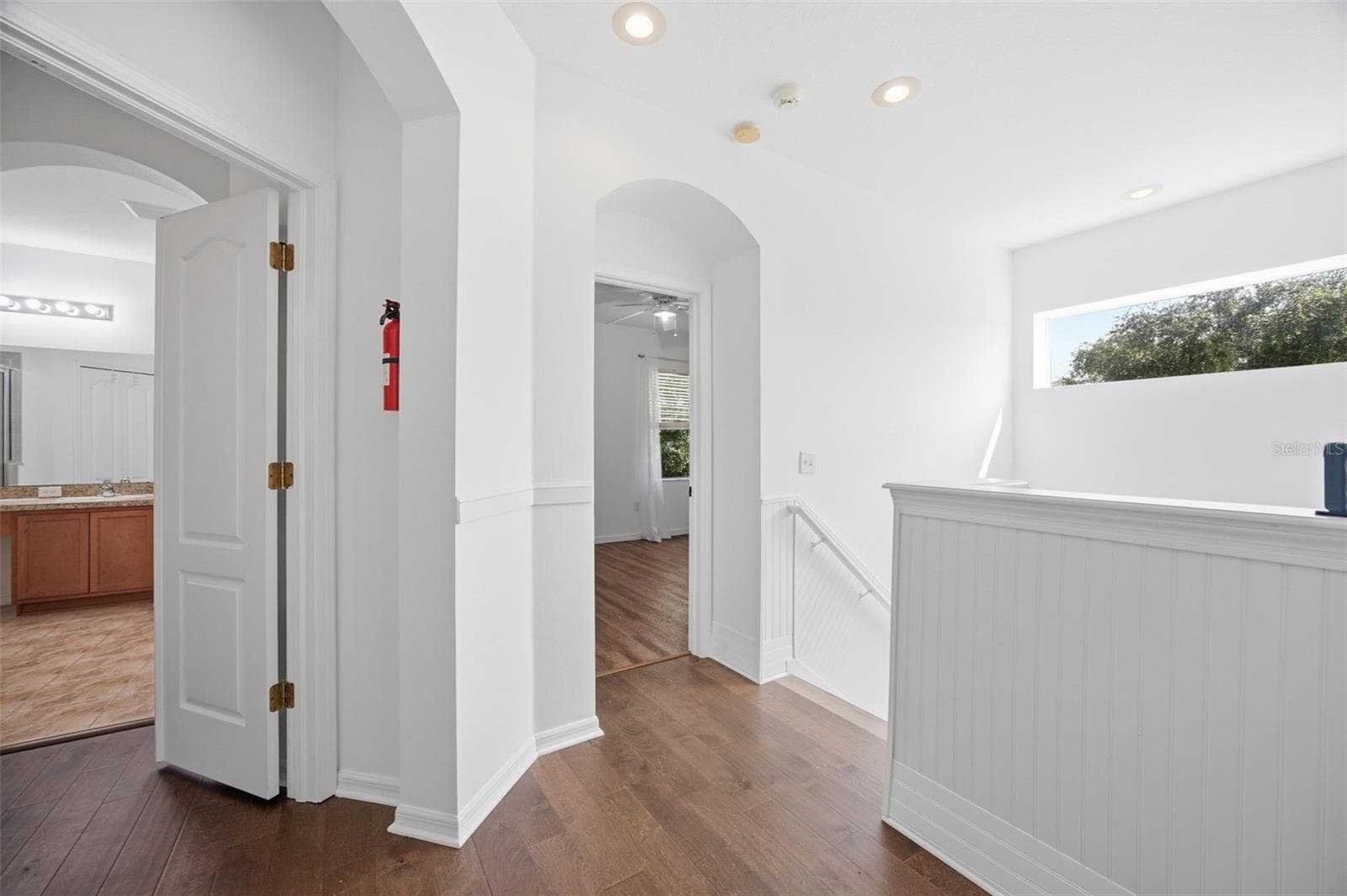Second Floor Bath - 2524 CROSS MORE ST, VALRICO