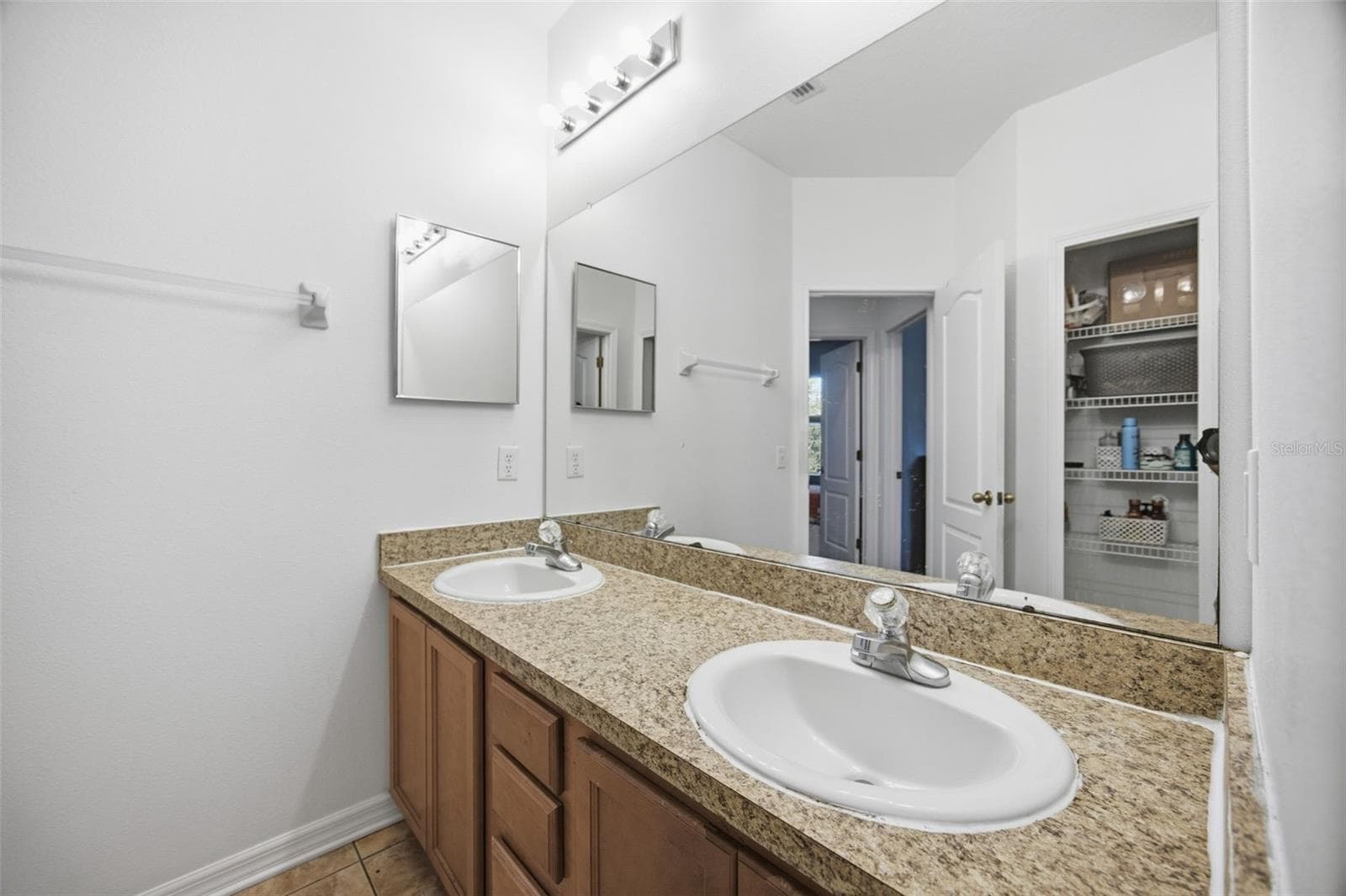 Bathroom 2 - 2524 CROSS MORE ST, VALRICO