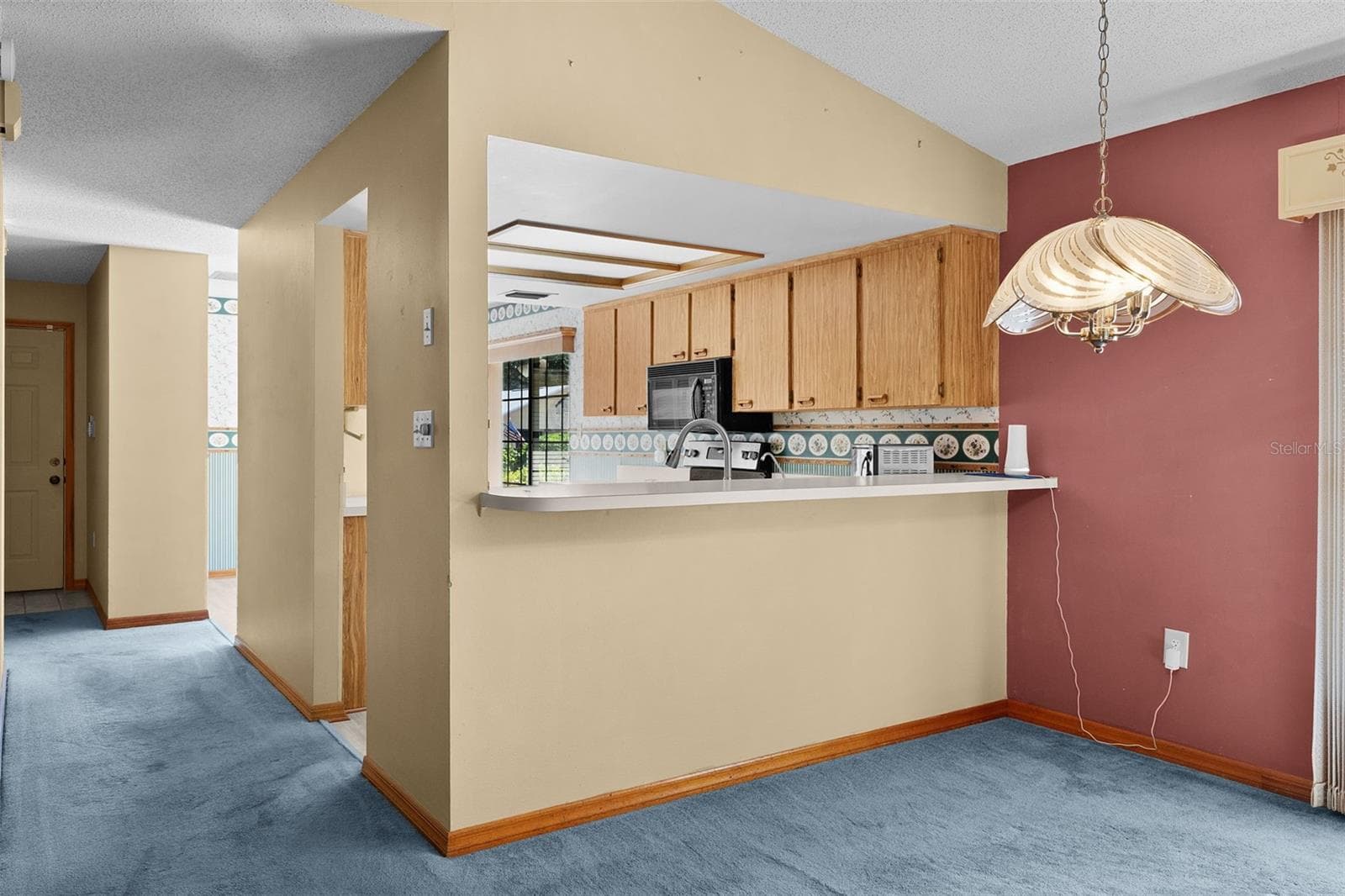 Single Family Residence at 1522 S POINTE DR, LEESBURG, photo 6 of 40