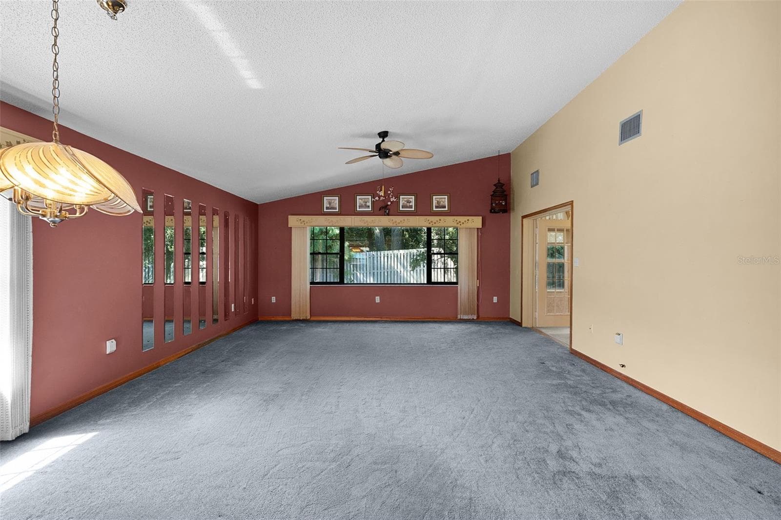 Single Family Residence at 1522 S POINTE DR, LEESBURG, photo 16 of 40