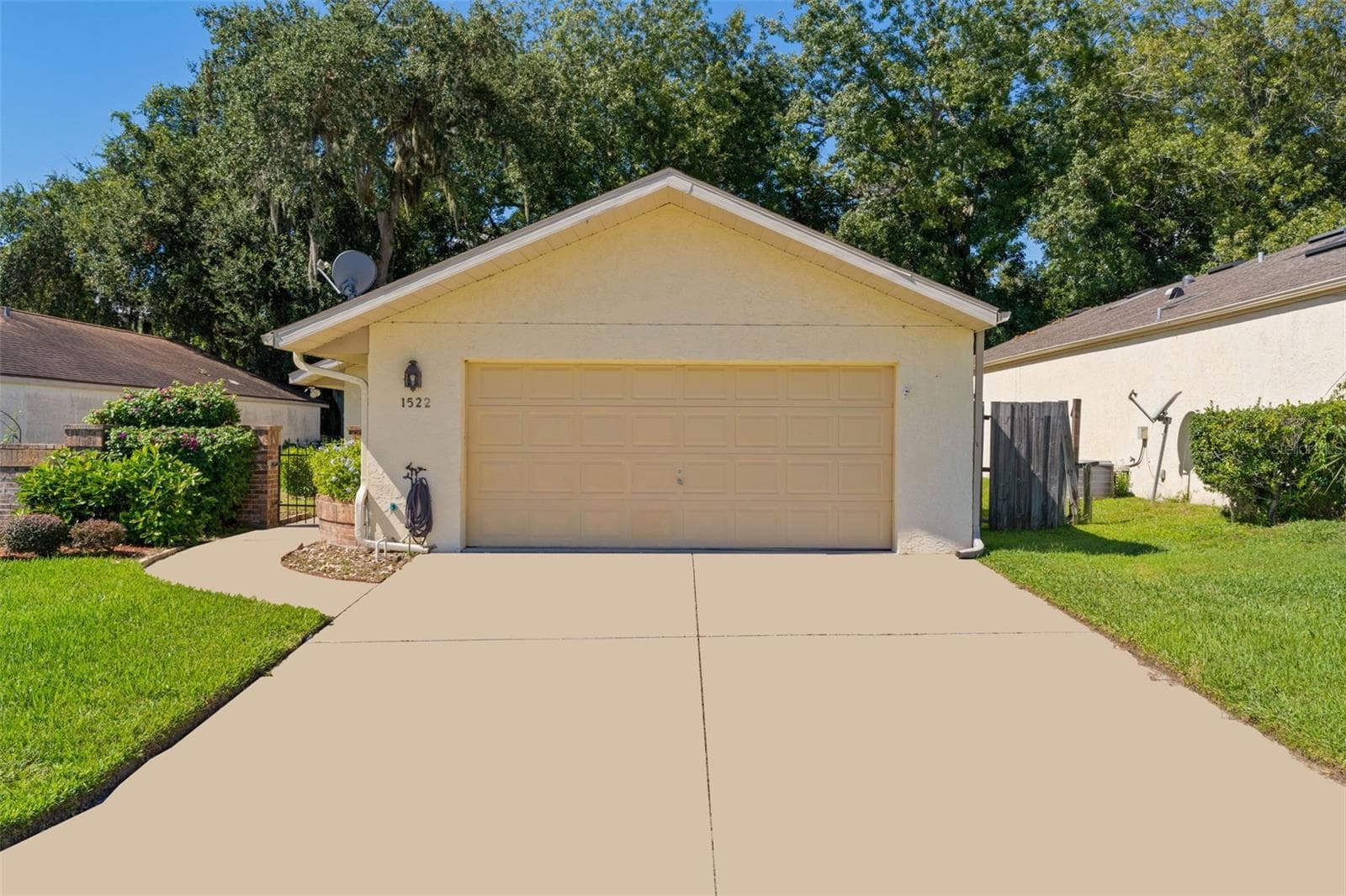 Single Family Residence at 1522 S POINTE DR, LEESBURG, photo 39 of 40