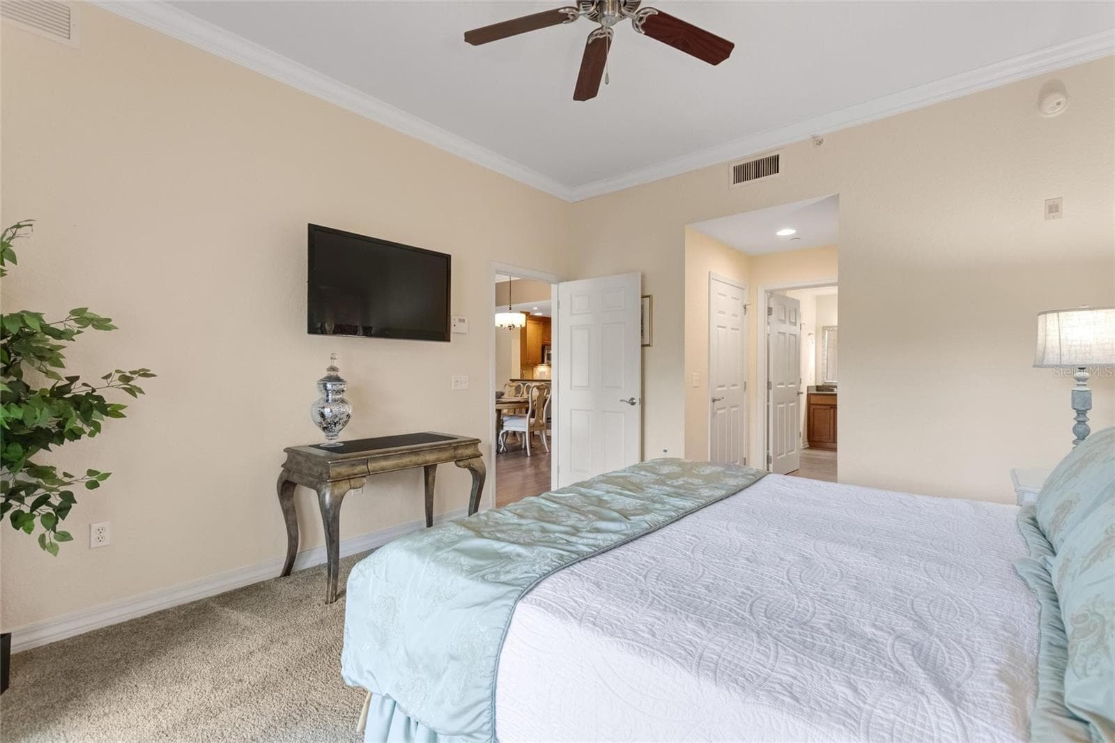 Condo - Hotel at 7656 WHISPER WAY #402, KISSIMMEE, photo 14 of 62