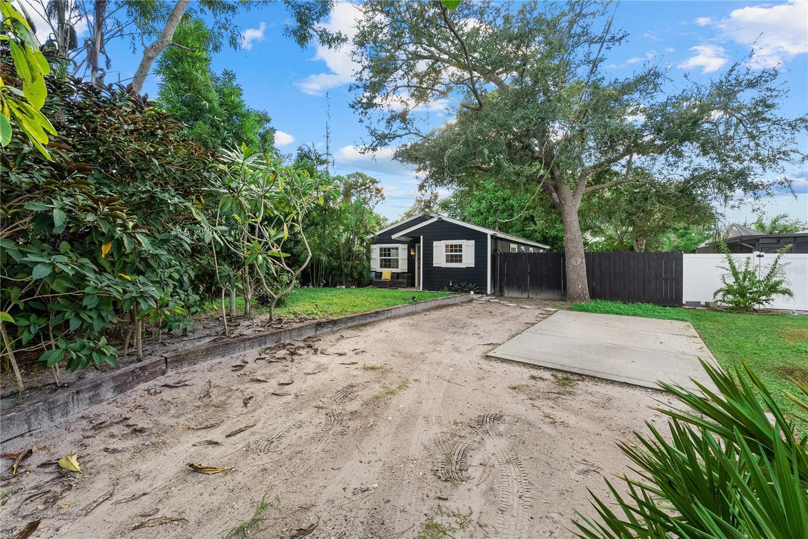 Single Family Residence at 4210 OLIVE AVE, SARASOTA, photo 2 of 32