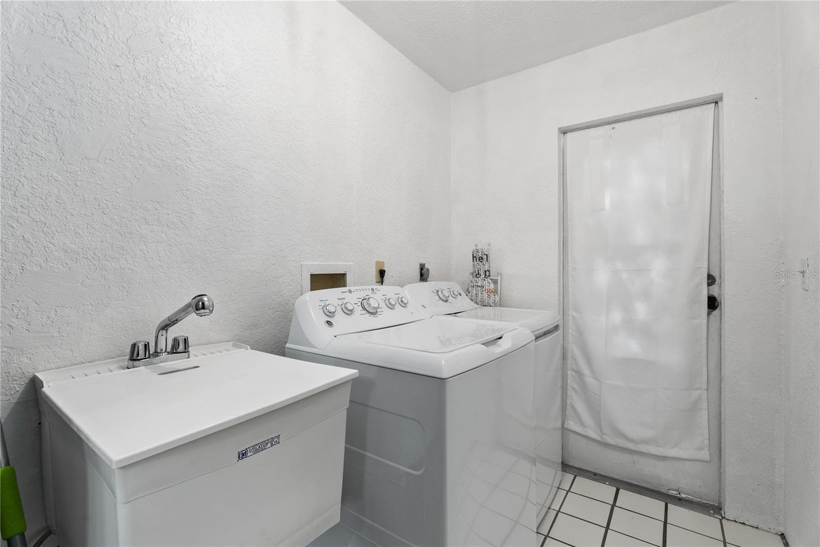 Single Family Residence at 4210 OLIVE AVE, SARASOTA, photo 18 of 32