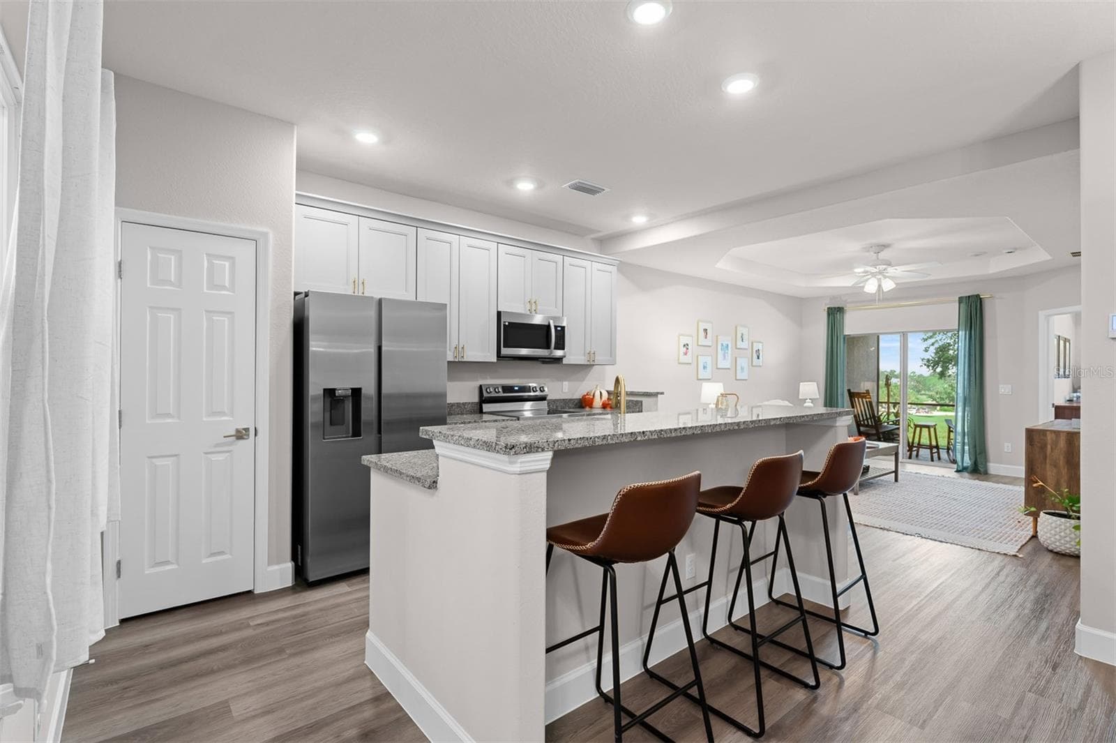Townhouse at 8556 MAGNIFICENT LN, GROVELAND, photo 7 of 37