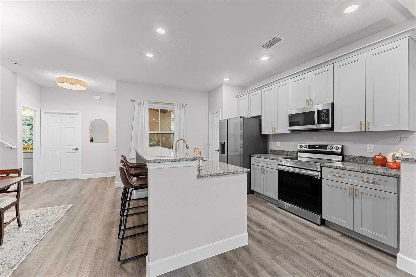 Townhouse at 8556 MAGNIFICENT LN, GROVELAND, photo 8 of 37
