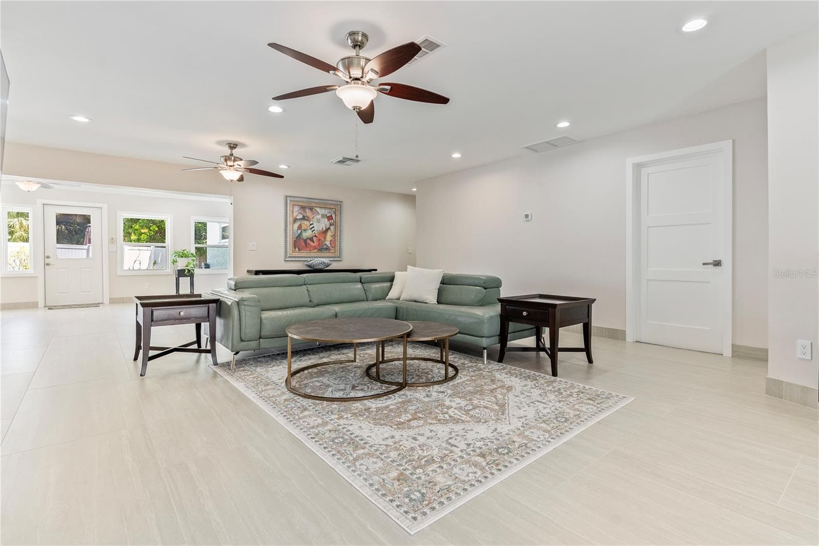 Livingroom - 404 HARBOR DR S, INDIAN ROCKS BEACH