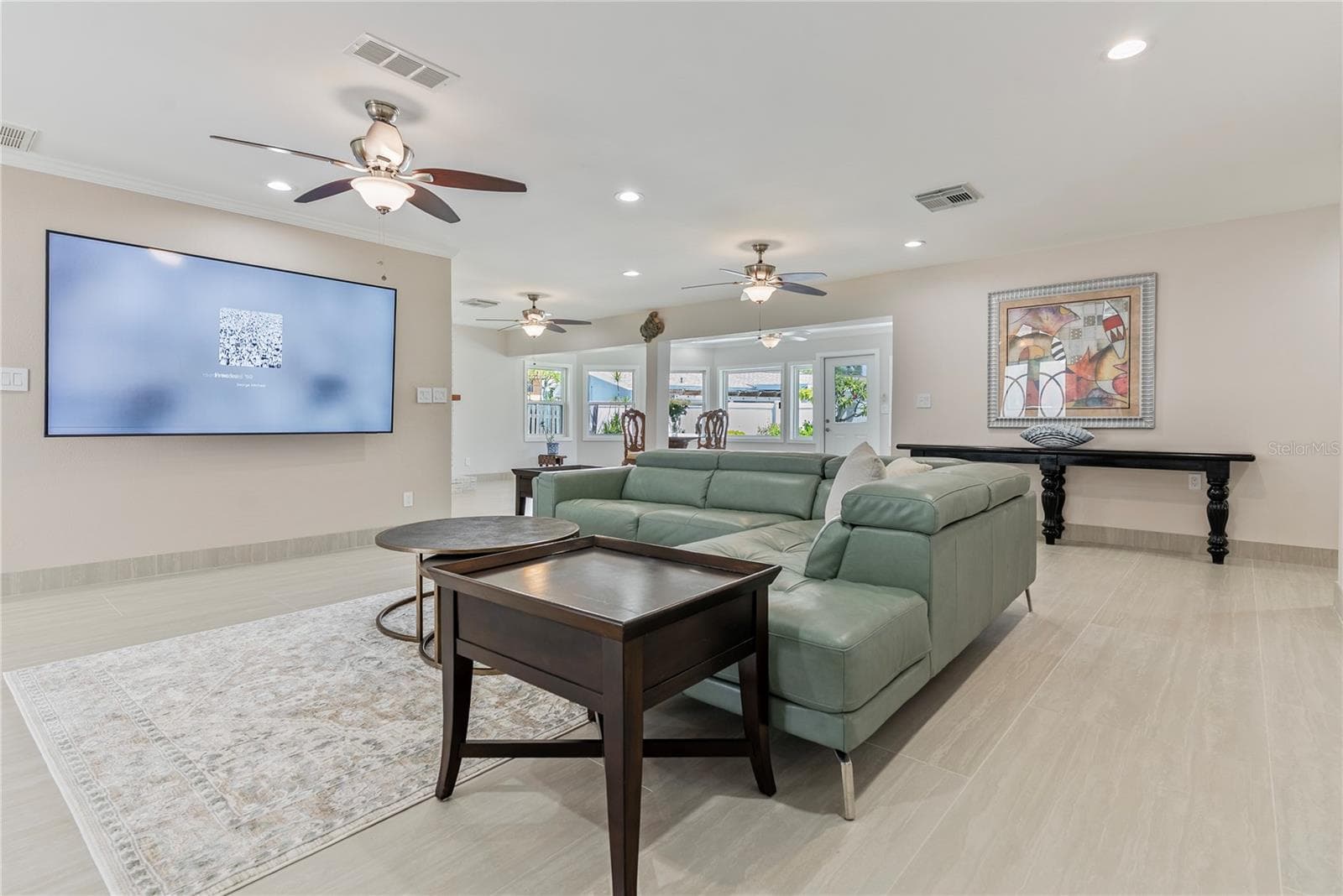 Livingroom - 404 HARBOR DR S, INDIAN ROCKS BEACH