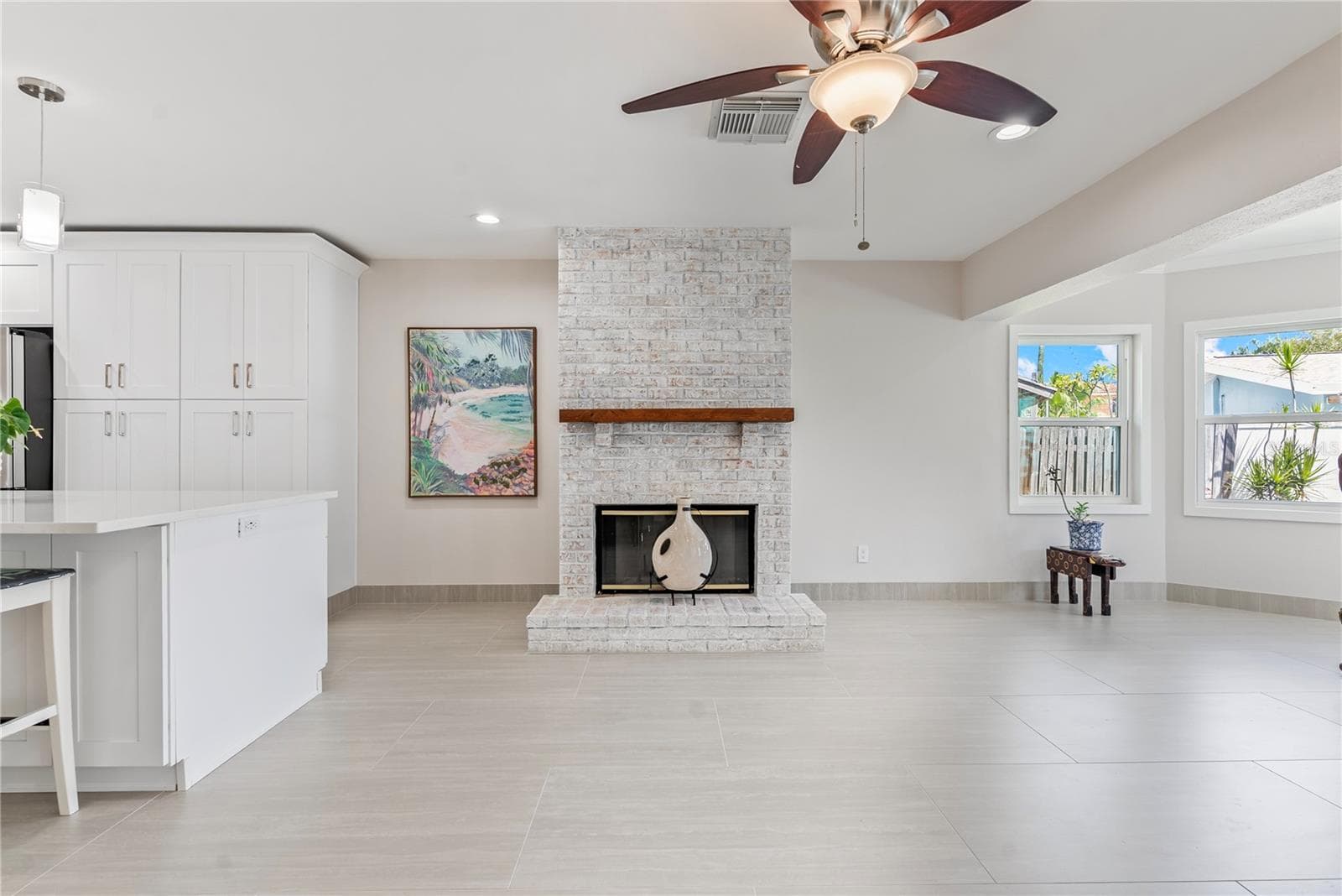 Single Family Residence at 404 HARBOR DR S, INDIAN ROCKS BEACH, photo 12 of 54