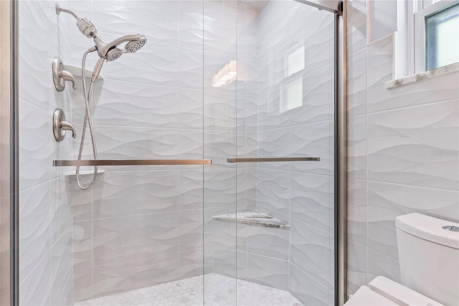 Primary Bathroom - 404 HARBOR DR S, INDIAN ROCKS BEACH