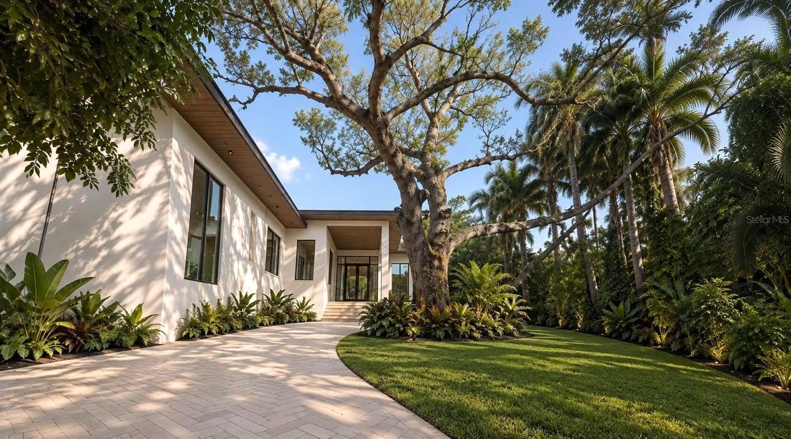 Includes virtual staging. - 2100 MCCLELLAN PKWY, SARASOTA