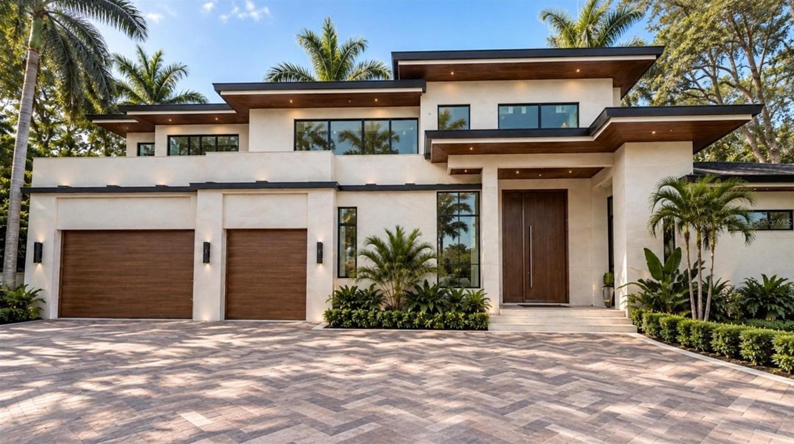 Includes virtual staging. - 2100 MCCLELLAN PKWY, SARASOTA