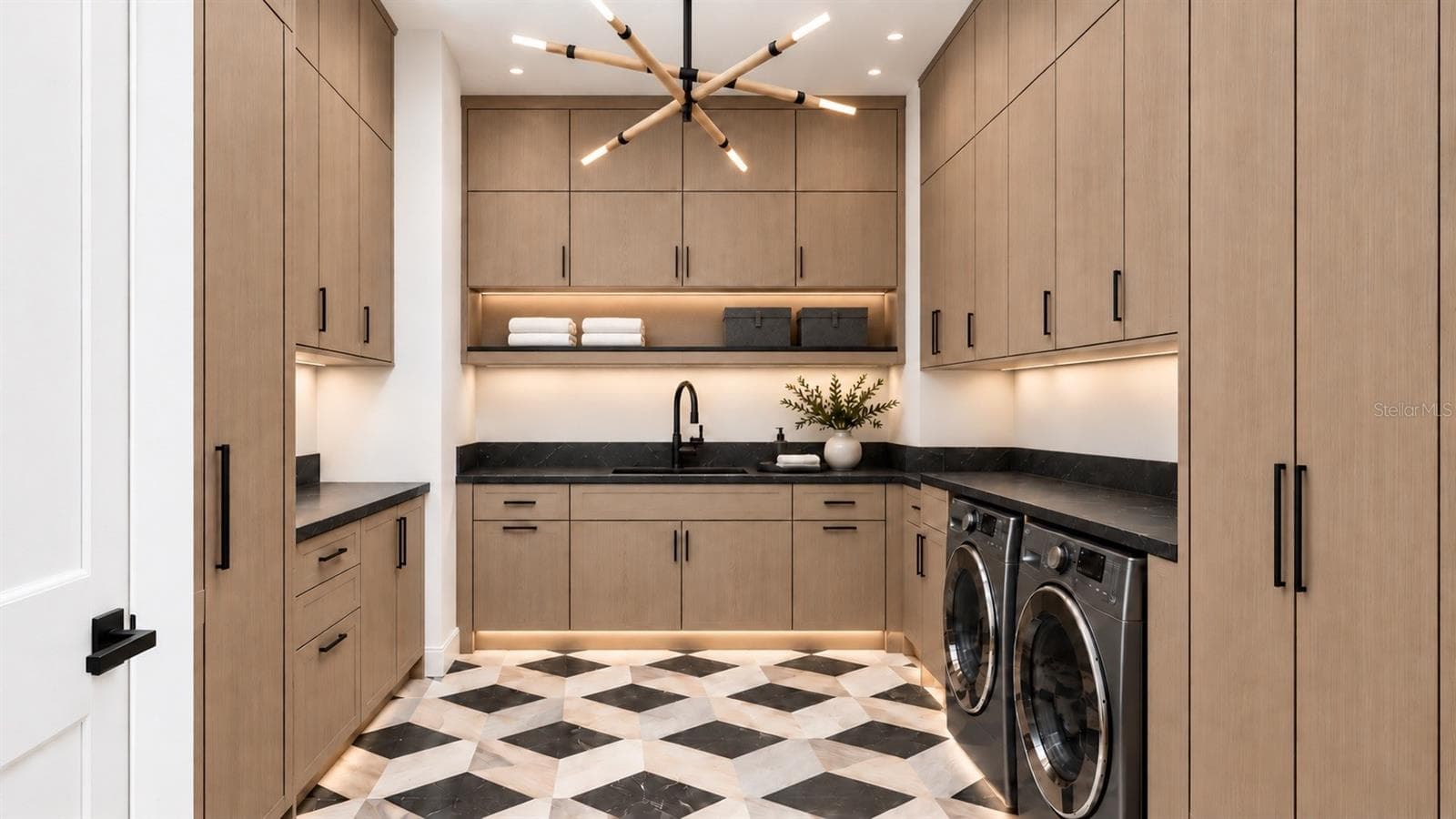 Includes virtual staging. - 2100 MCCLELLAN PKWY, SARASOTA