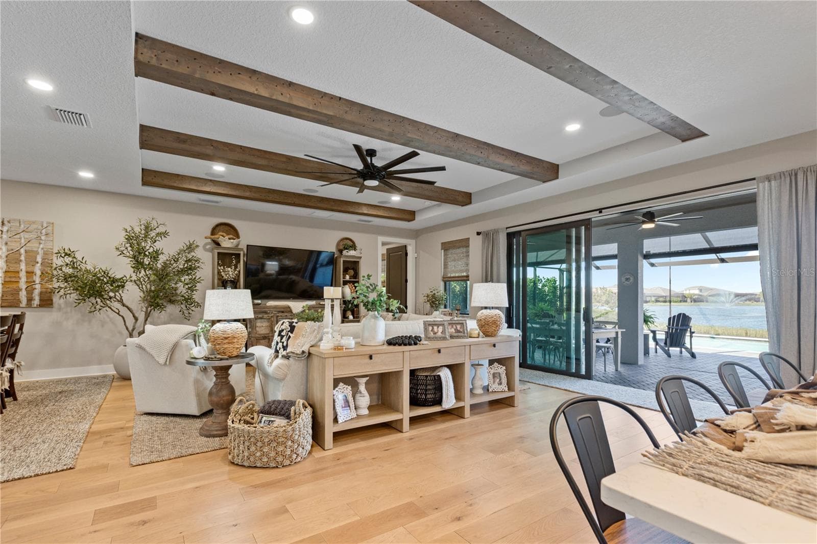 Single Family Residence at 12842 PINNACLE LN, VENICE, photo 14 of 83