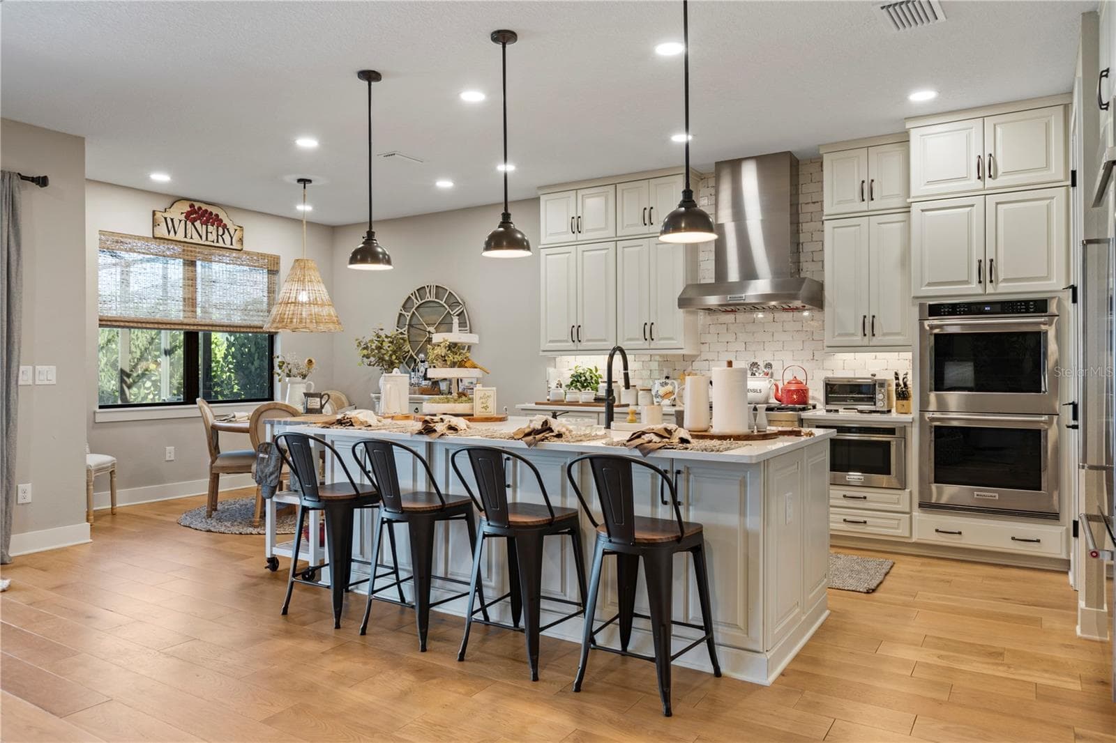 Single Family Residence at 12842 PINNACLE LN, VENICE, photo 18 of 83