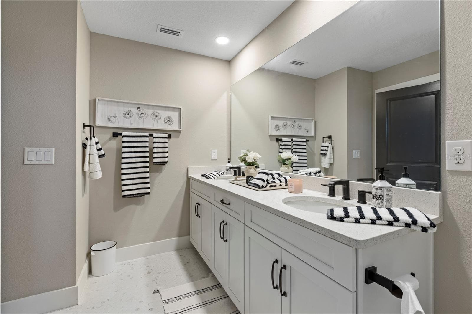 Single Family Residence at 12842 PINNACLE LN, VENICE, photo 59 of 83