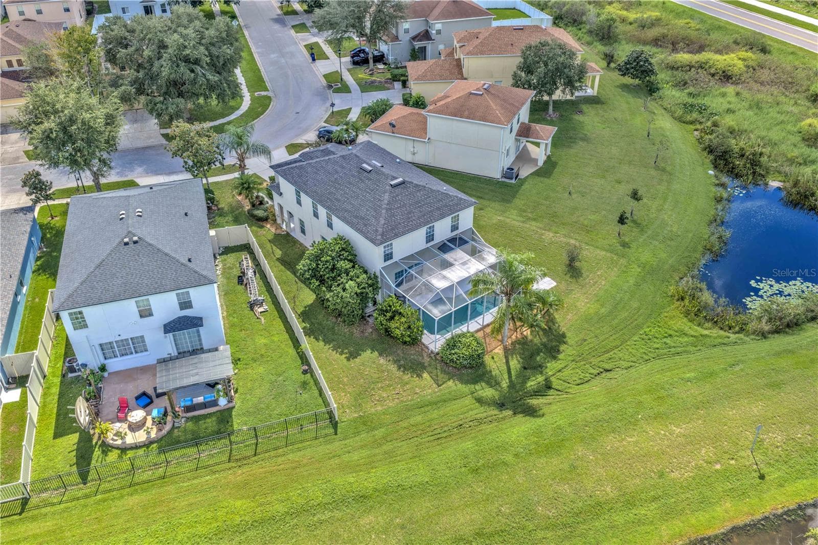 Aerial view of neighboring lots - 18801 SUNTERRA DR, LAND O LAKES