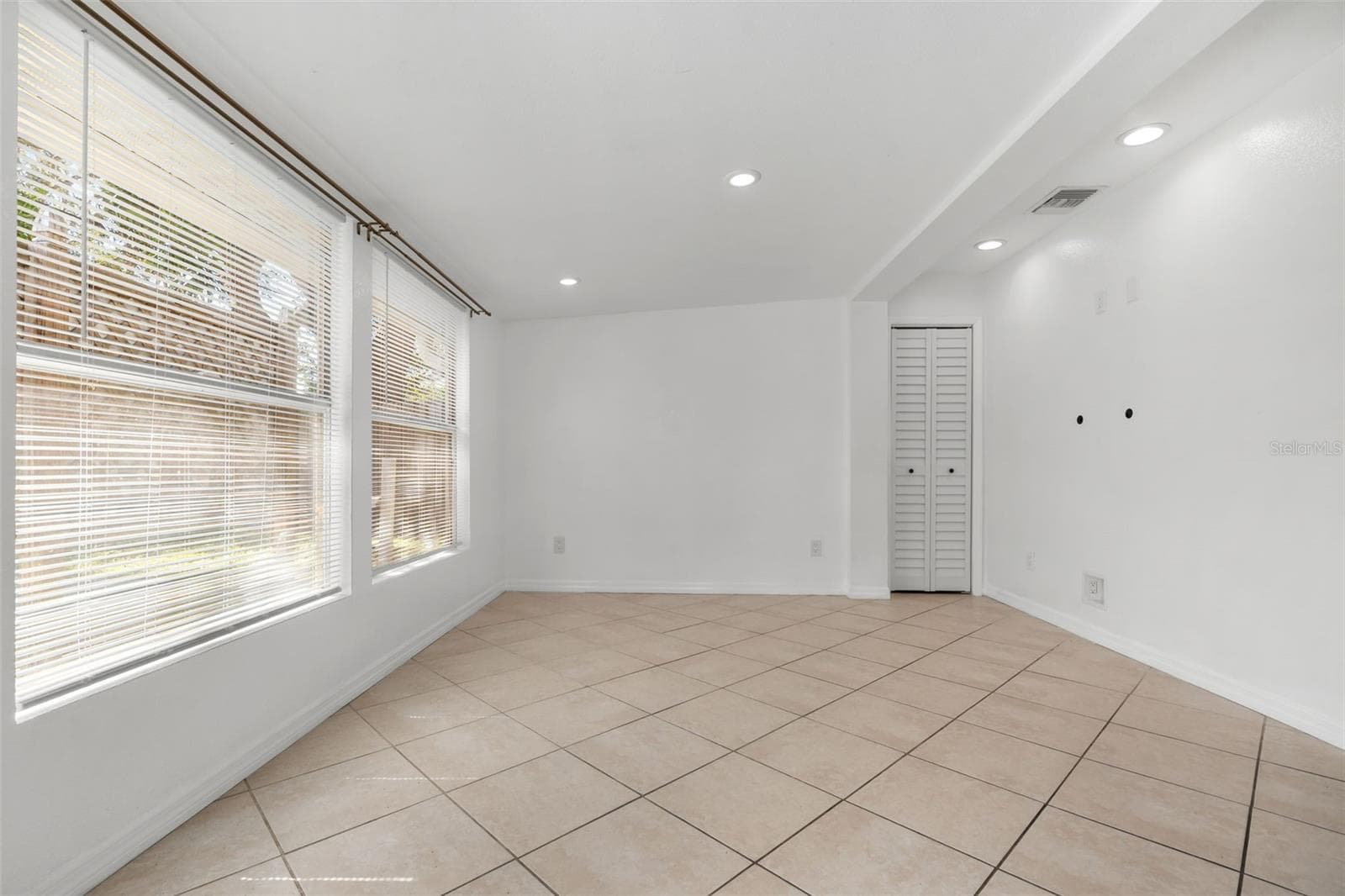Single Family Residence at 2927 62ND AVE N, ST PETERSBURG, photo 6 of 36