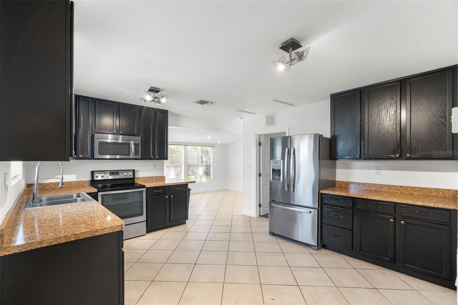 Single Family Residence at 2927 62ND AVE N, ST PETERSBURG, photo 12 of 36