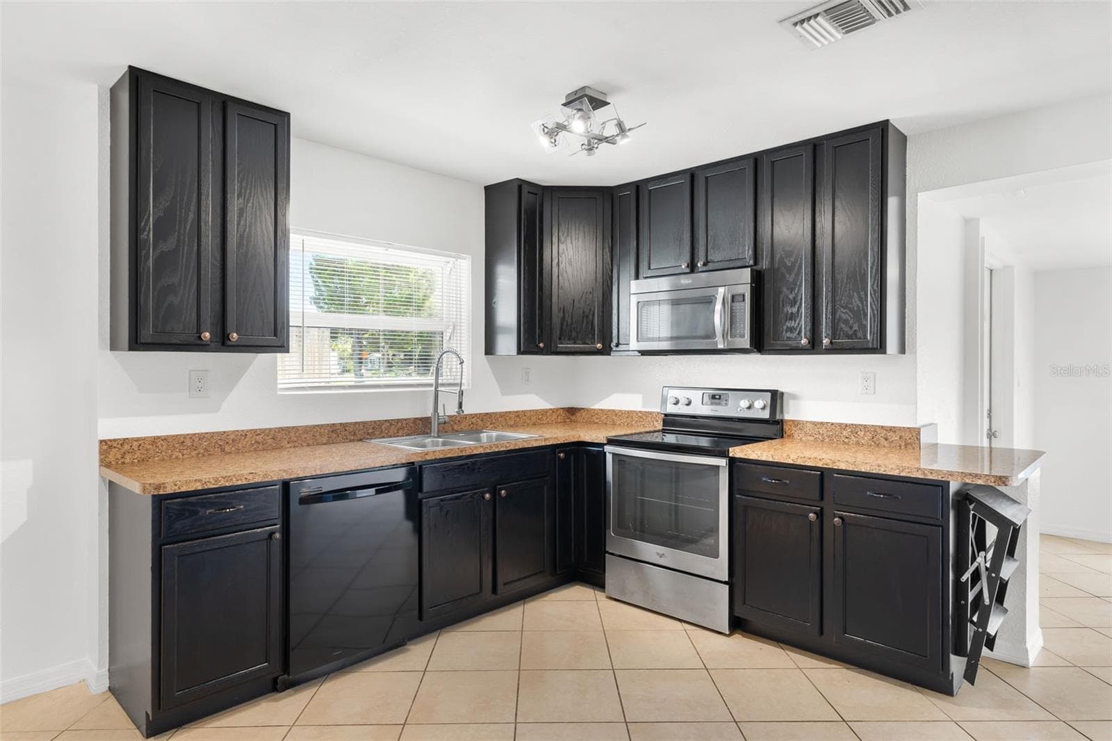Single Family Residence at 2927 62ND AVE N, ST PETERSBURG, photo 13 of 36