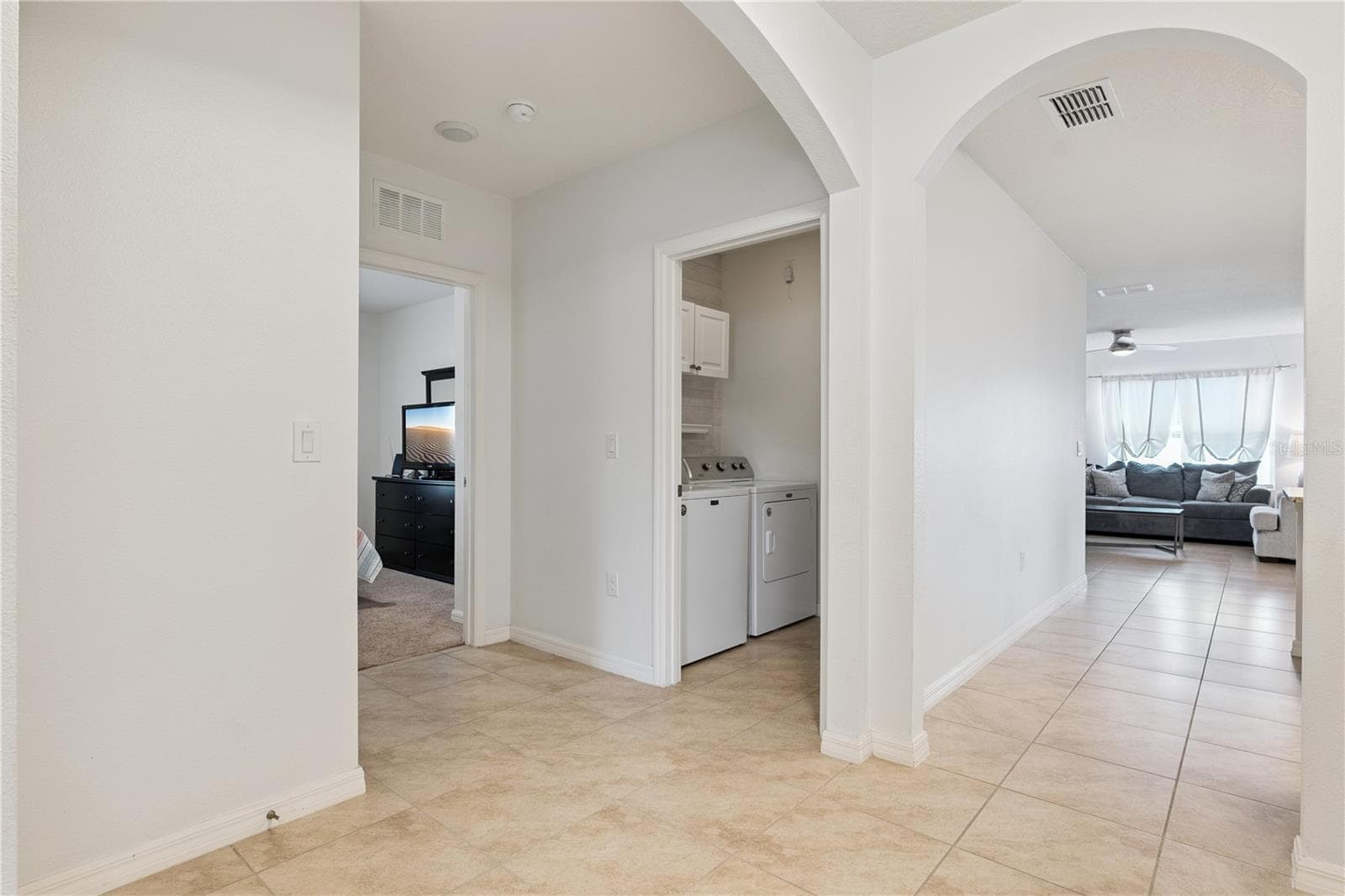 Foyer towards Laundry - 3139 BETHPAGE LOOP, MOUNT DORA