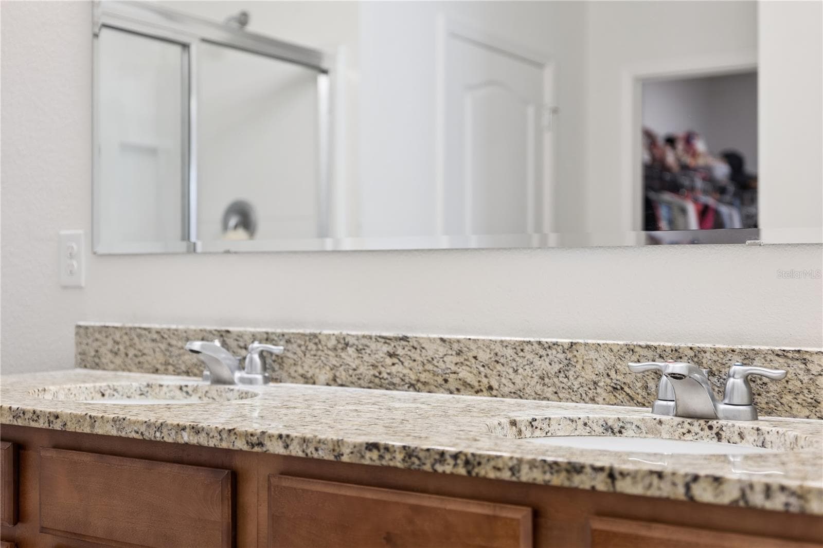 Primary Bathroom - Double Vanity - 3139 BETHPAGE LOOP, MOUNT DORA