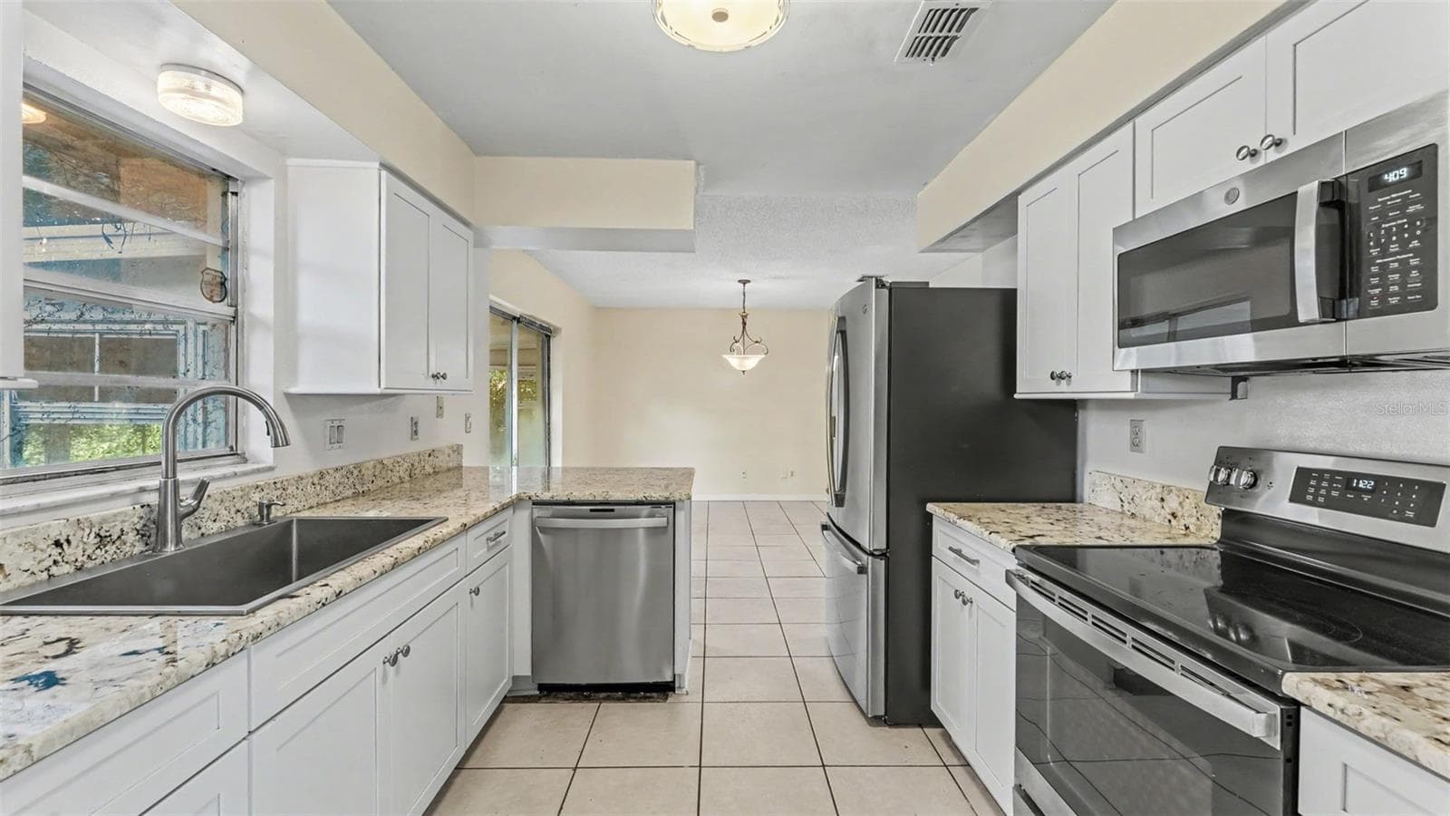 Single Family Residence at 3108 ELDERWOOD PL, SEFFNER, photo 2 of 26