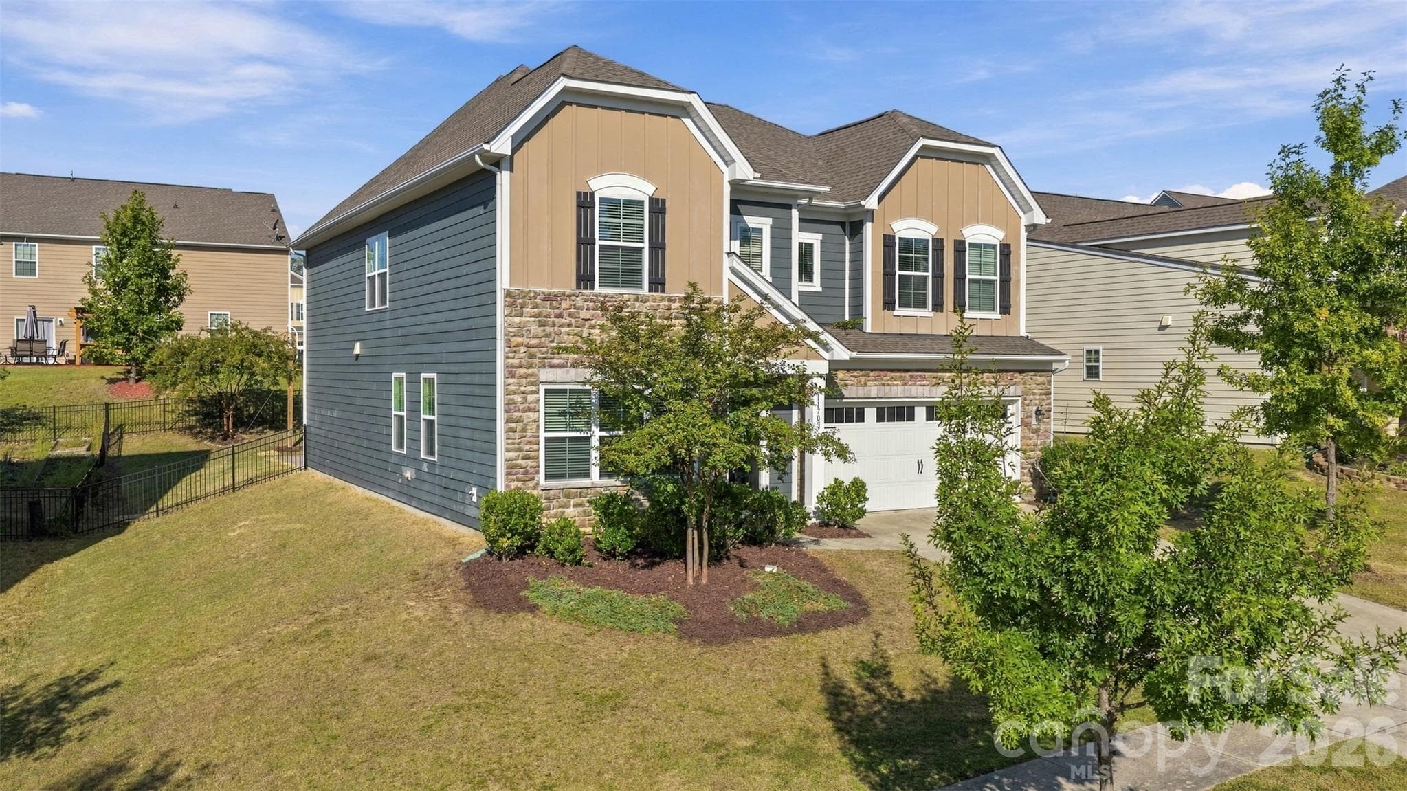 Single Family Residence at 11709 Maher Lane, Huntersville, photo 3 of 44