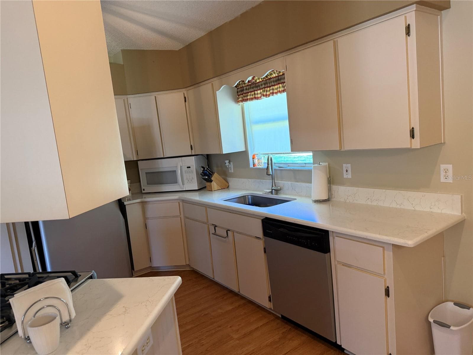 Single Family Residence at 5641 LAVER ST, LEESBURG, photo 13 of 38