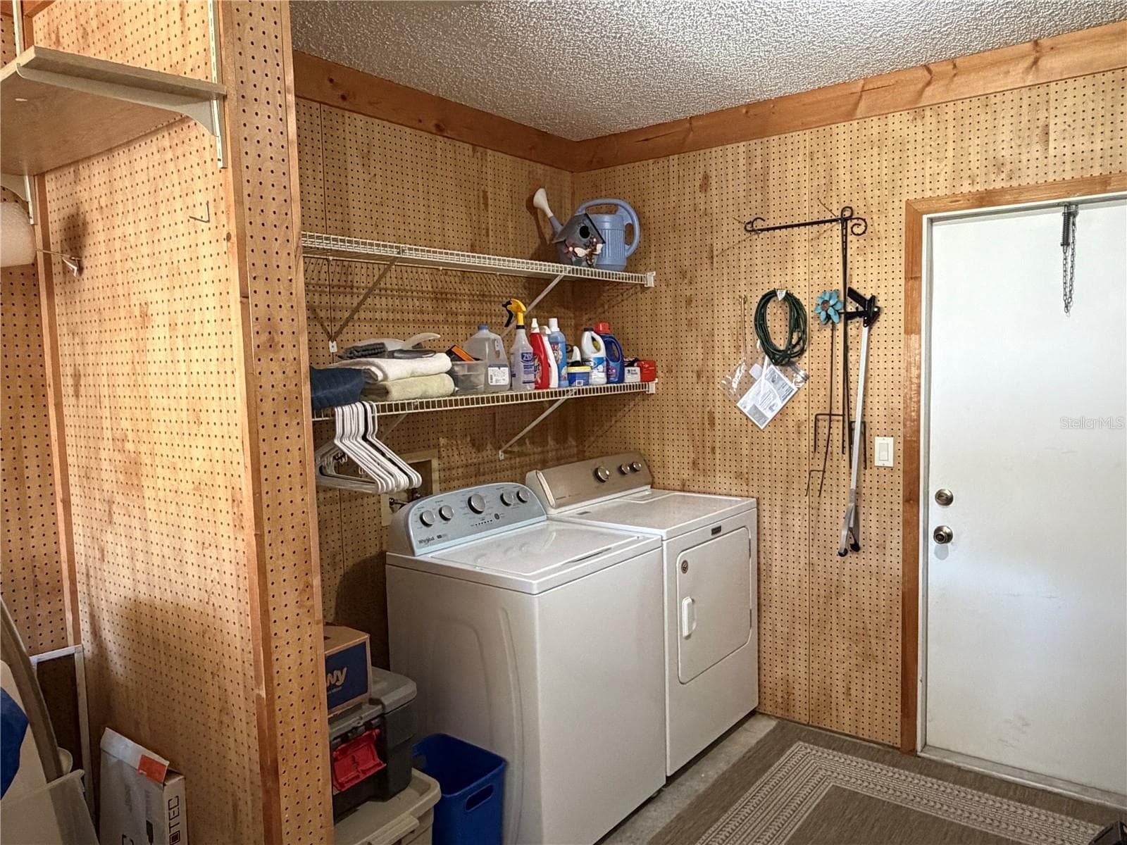 PEG BOARD WALLS - 5641 LAVER ST, LEESBURG
