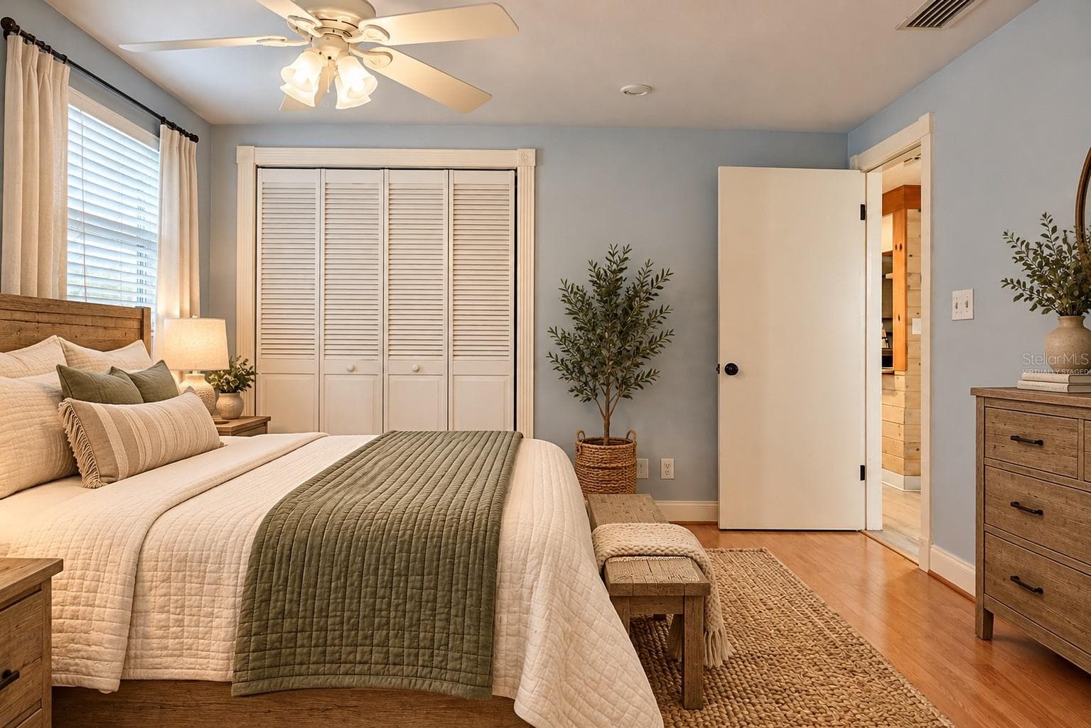 Virtually Staged - 6526 3RD AVE S, ST PETERSBURG
