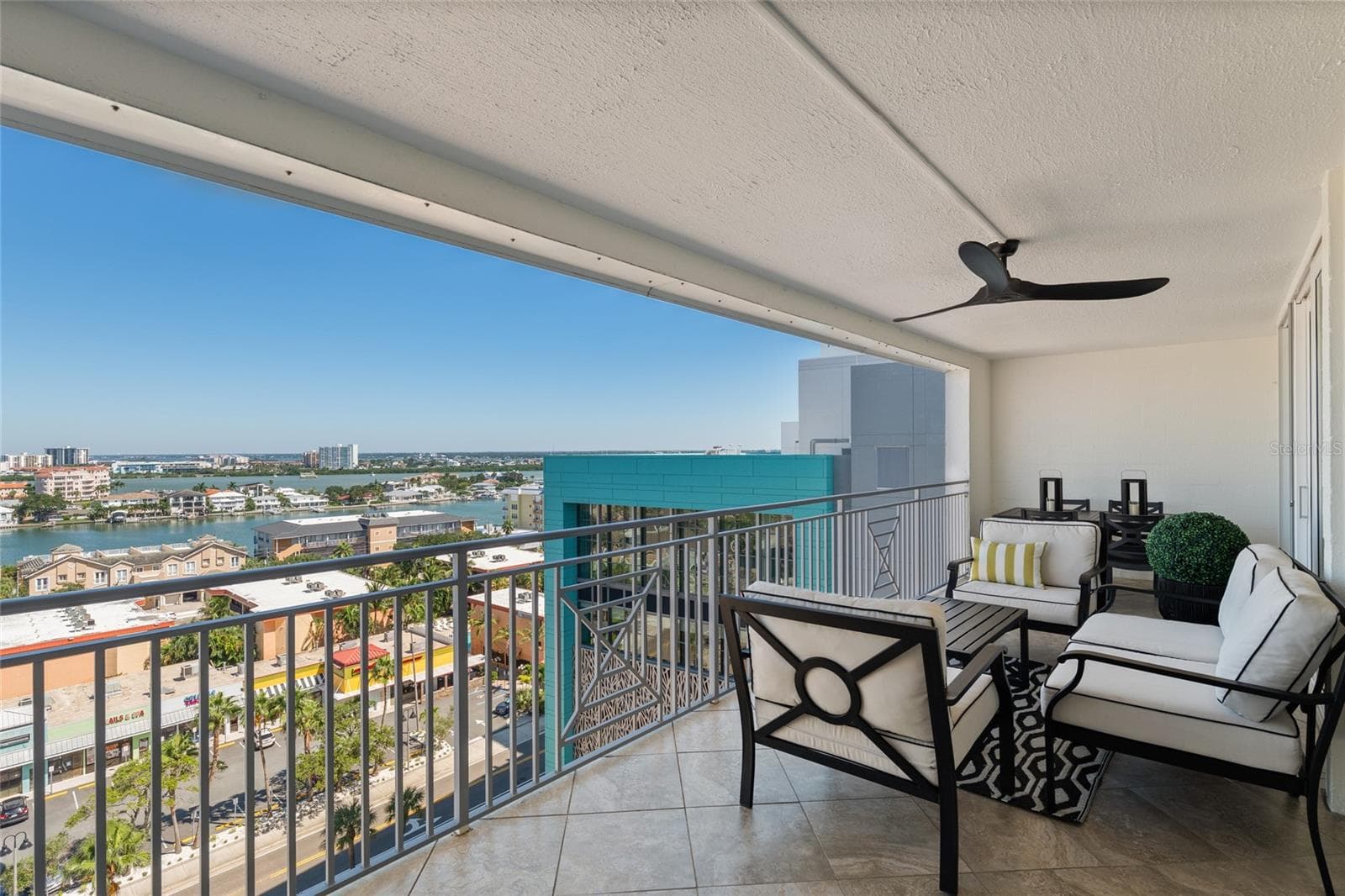 Condominium at 675 S GULFVIEW BLVD #PH4, CLEARWATER BEACH, photo 10 of 68