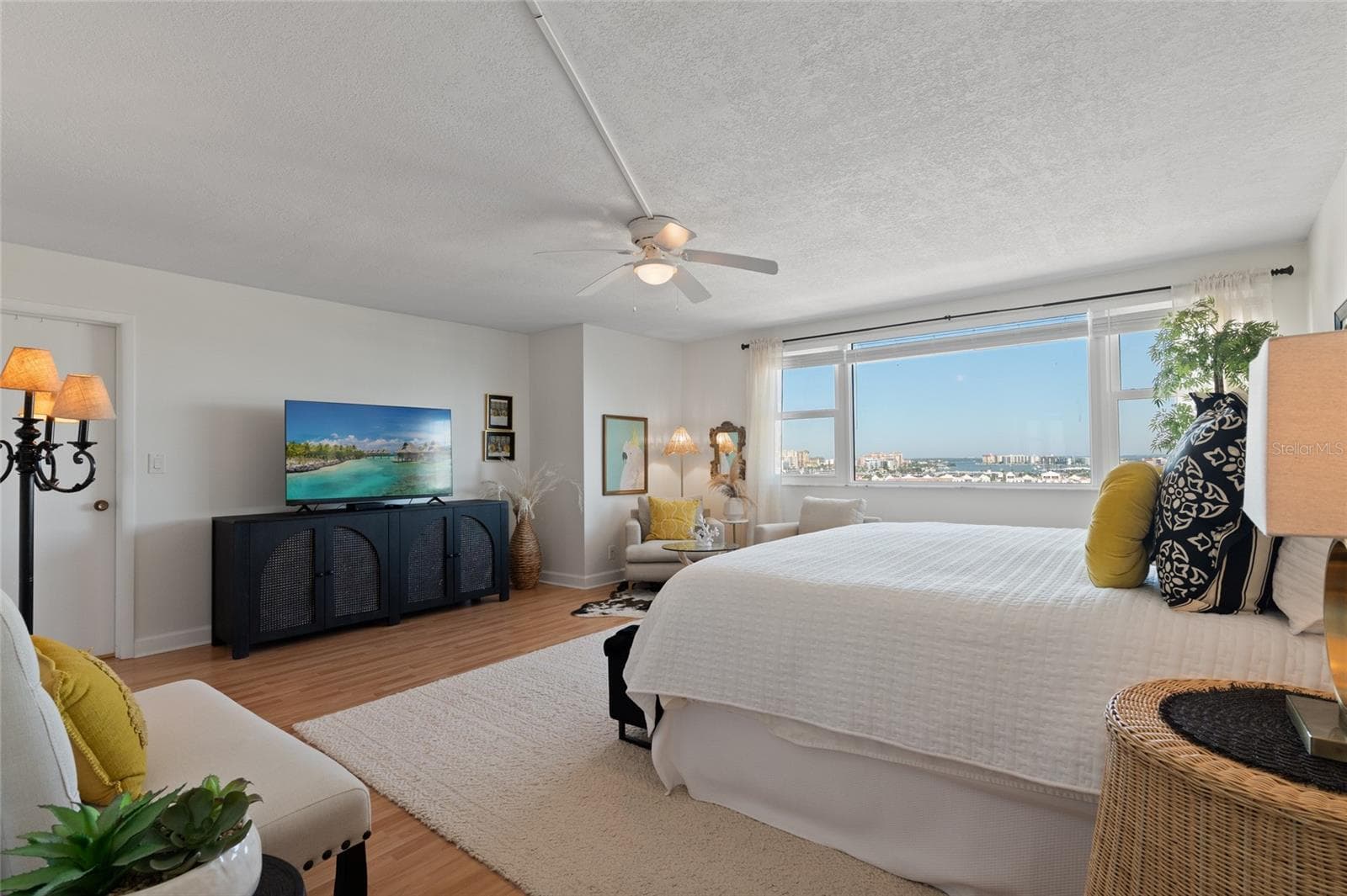 Condominium at 675 S GULFVIEW BLVD #PH4, CLEARWATER BEACH, photo 32 of 68