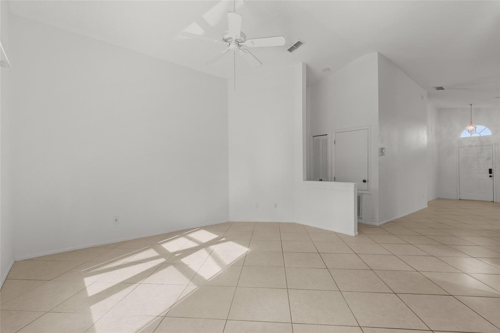 Single Family Residence at 421 BAILEY CIR, DAVENPORT, photo 10 of 32