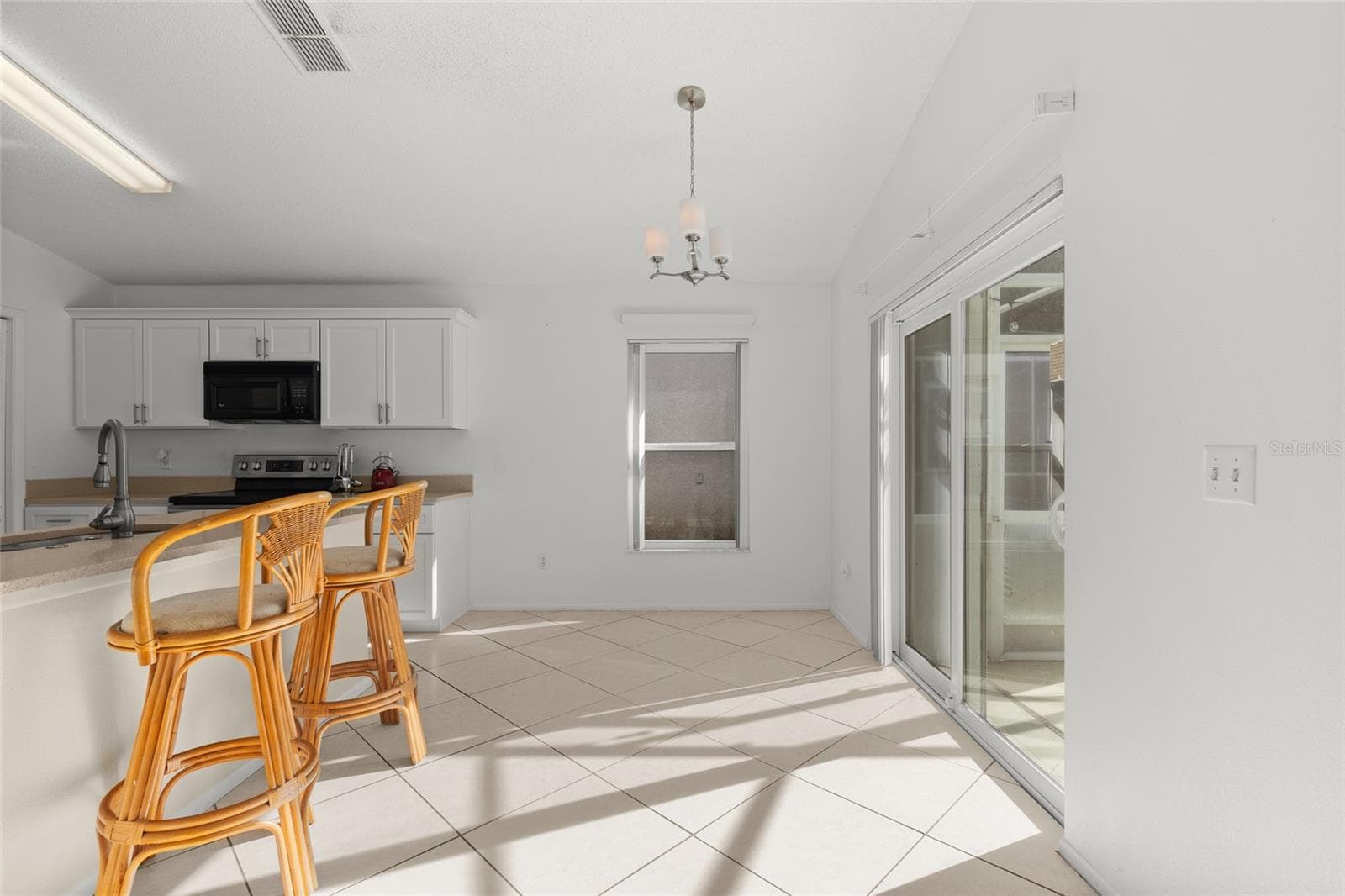 Single Family Residence at 421 BAILEY CIR, DAVENPORT, photo 12 of 32