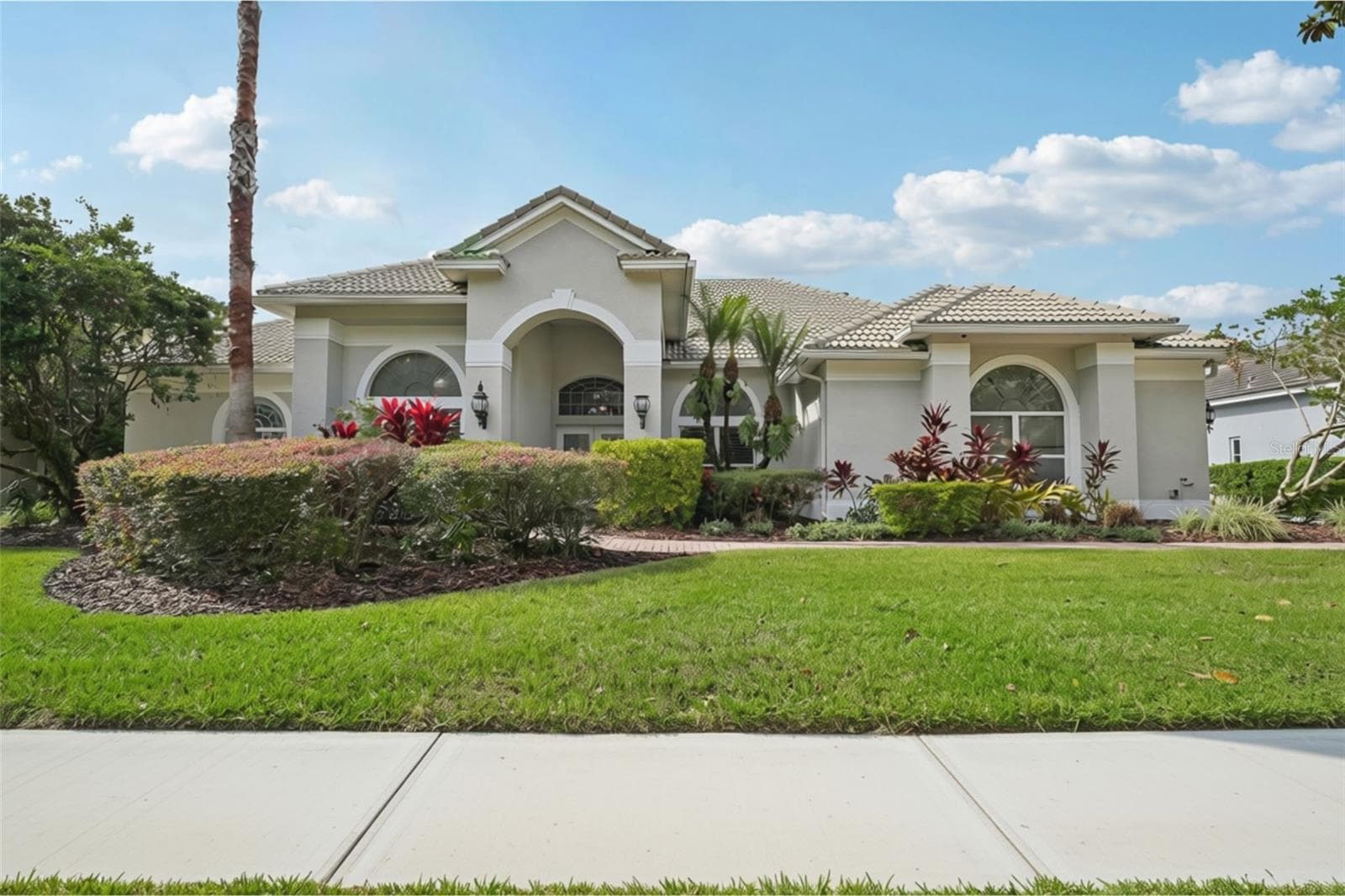 Single Family Residence at 6428 RENWICK CIR, TAMPA, photo 2 of 73