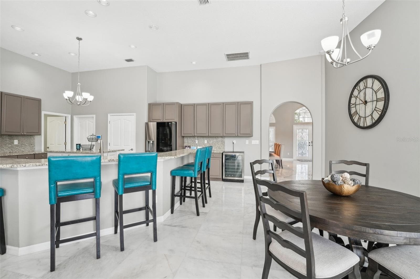 Single Family Residence at 6428 RENWICK CIR, TAMPA, photo 14 of 73