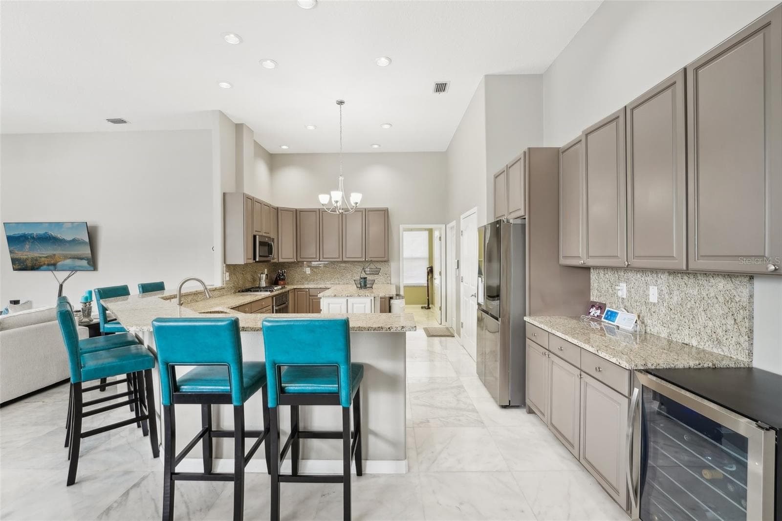Single Family Residence at 6428 RENWICK CIR, TAMPA, photo 15 of 73