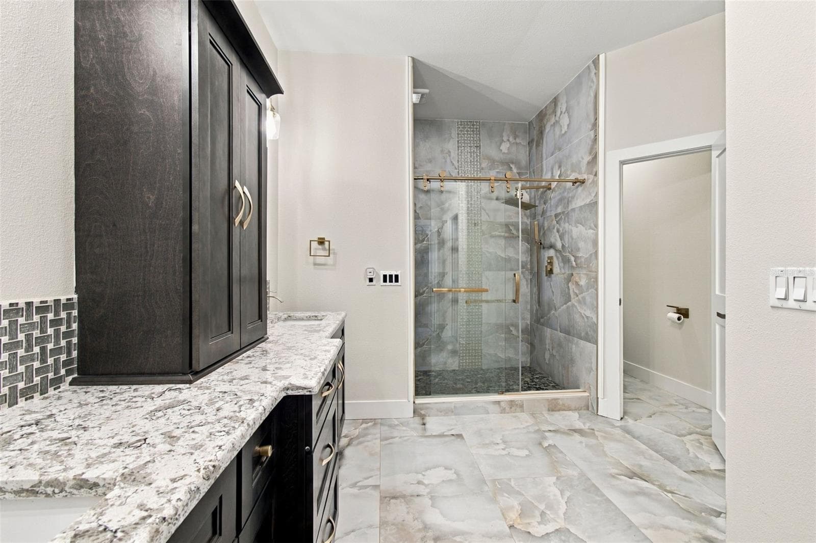 Single Family Residence at 17035 WINNERS CIR, ODESSA, photo 40 of 96