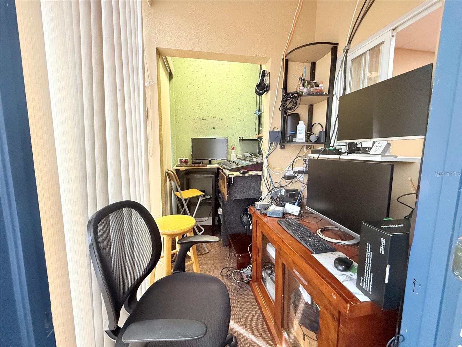 AV ROOM - 1706 E SEMORAN BLVD #116, APOPKA