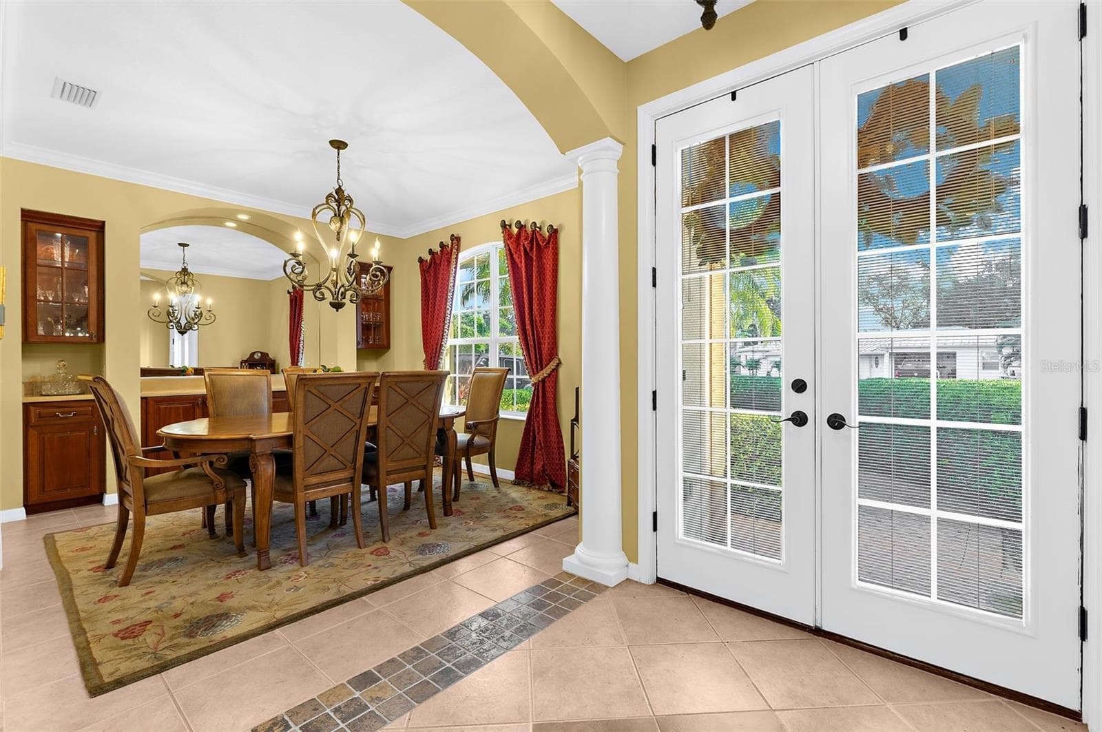 Single Family Residence at 2524 JEFFERSON CIR, SARASOTA, photo 2 of 28
