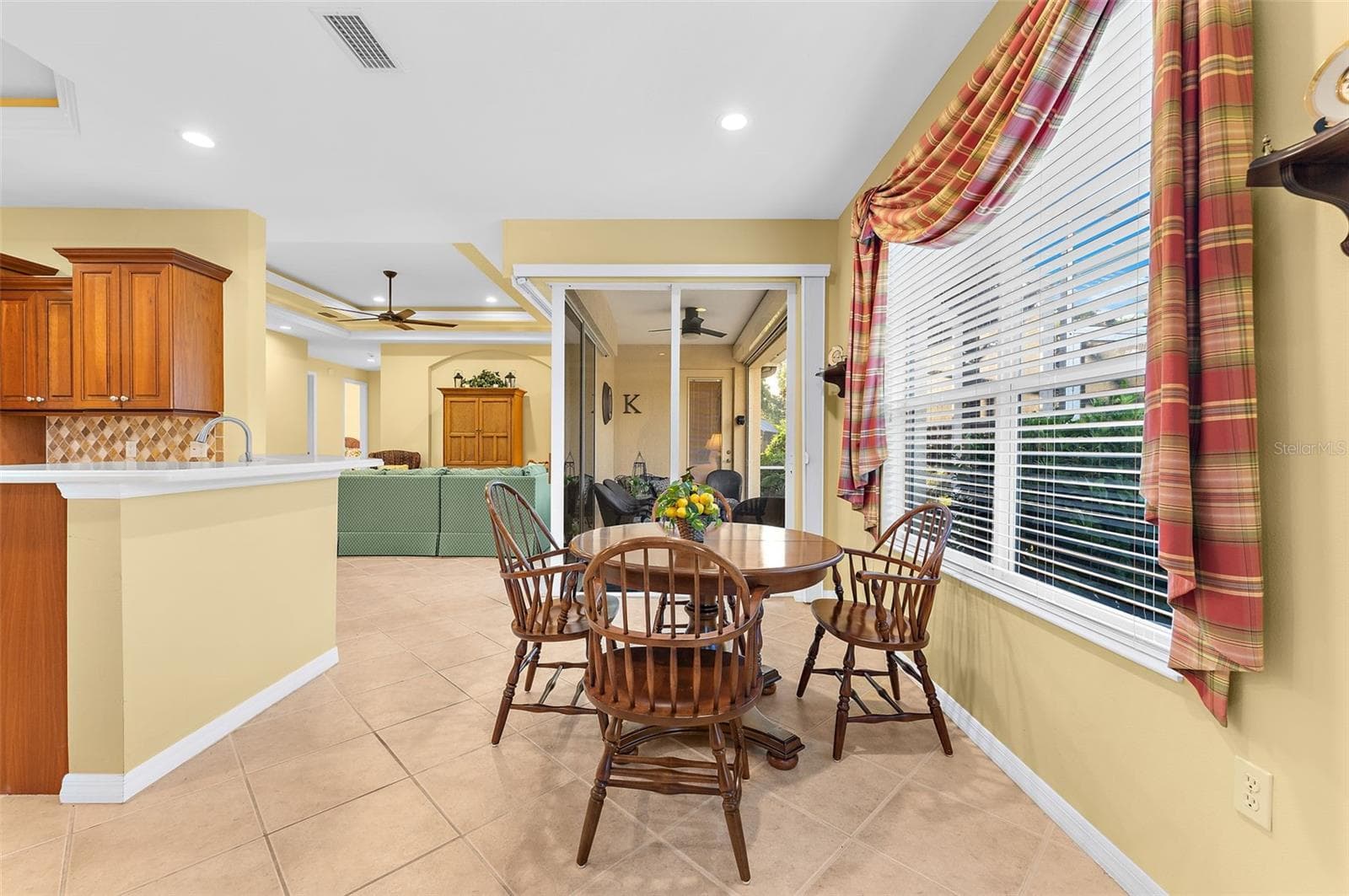 Single Family Residence at 2524 JEFFERSON CIR, SARASOTA, photo 6 of 28