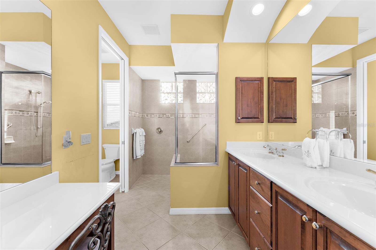 Single Family Residence at 2524 JEFFERSON CIR, SARASOTA, photo 16 of 28