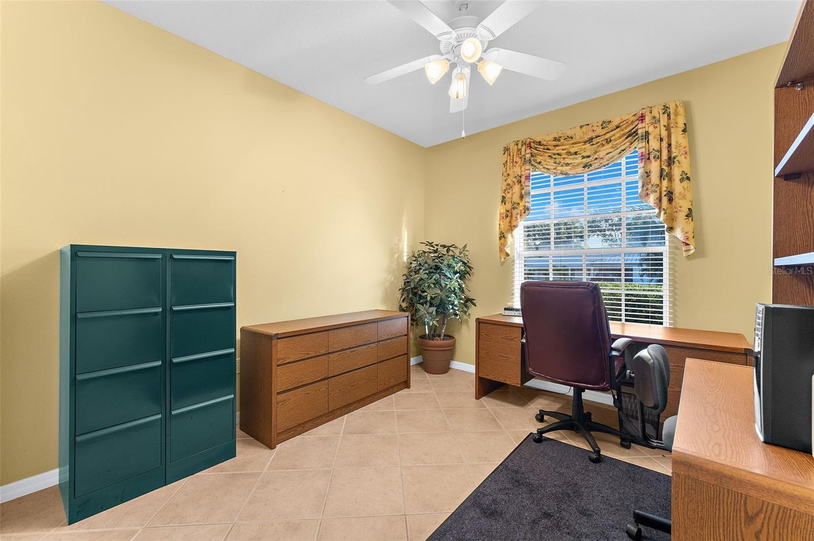 Single Family Residence at 2524 JEFFERSON CIR, SARASOTA, photo 19 of 28